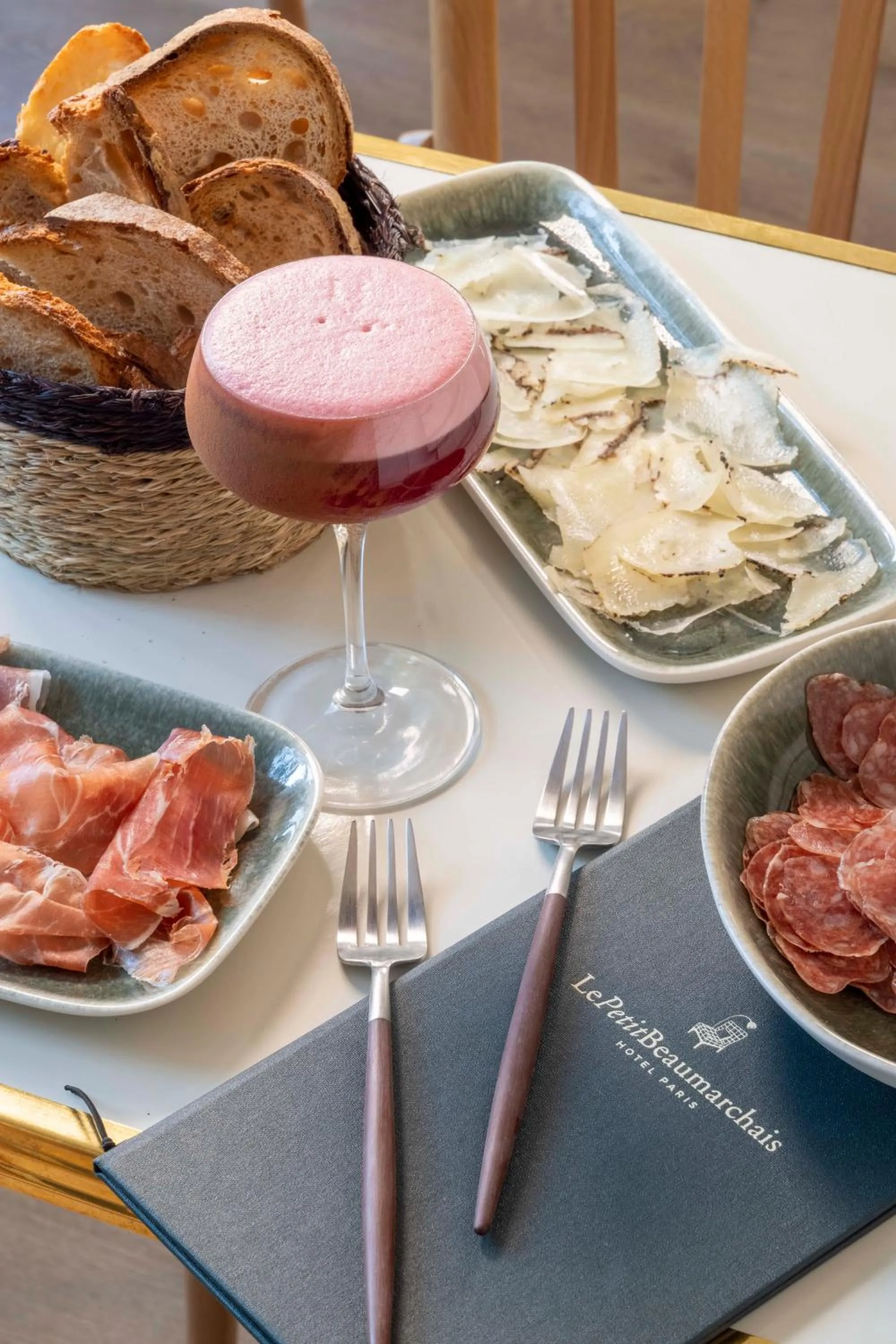 Lounge or bar in Le Petit Beaumarchais Hotel & Spa