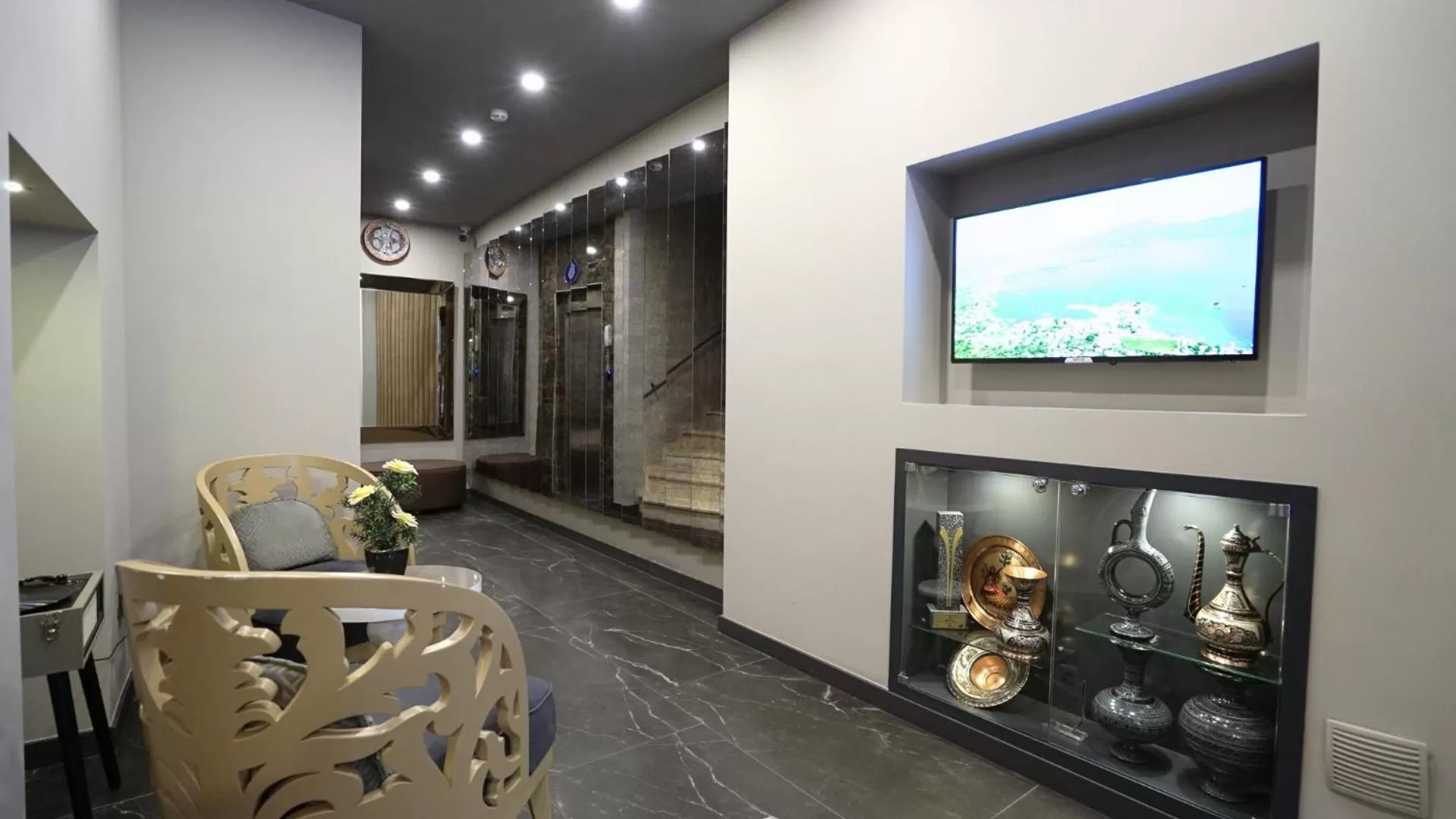 Lobby or reception in Homey AirPort Hotel