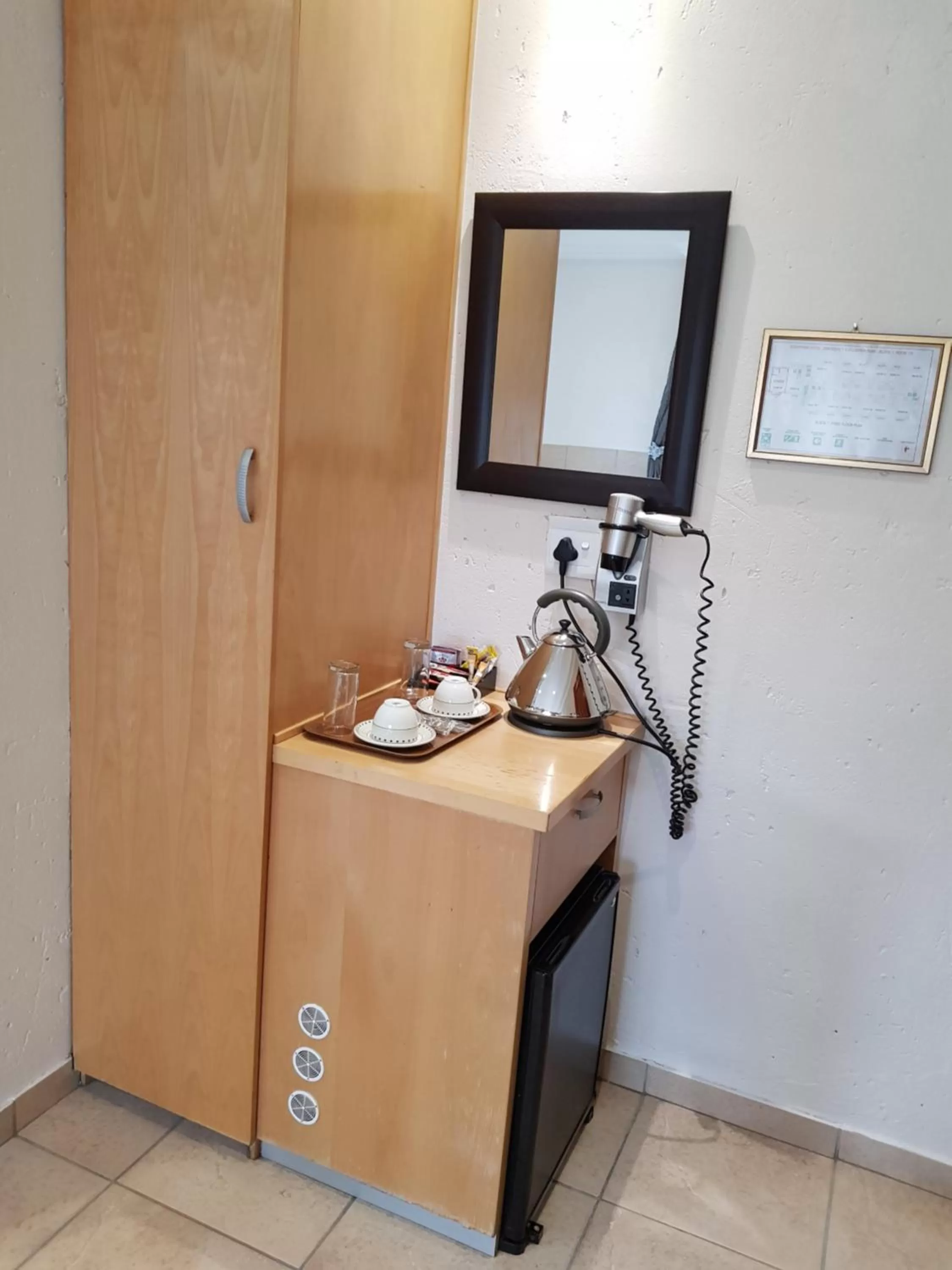 Coffee/tea facilities in Europrime Hotel