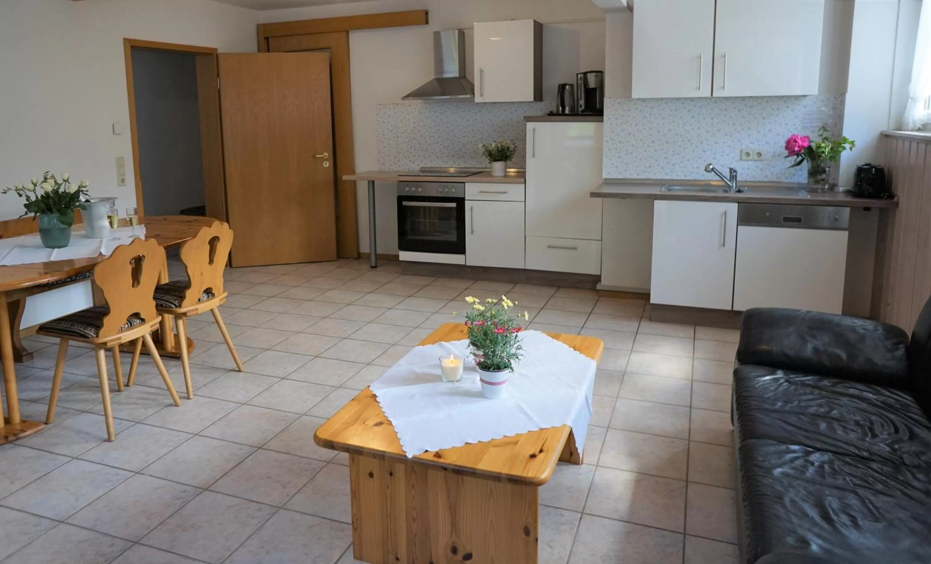 Kitchen or kitchenette in Kurparkhotel Faißt