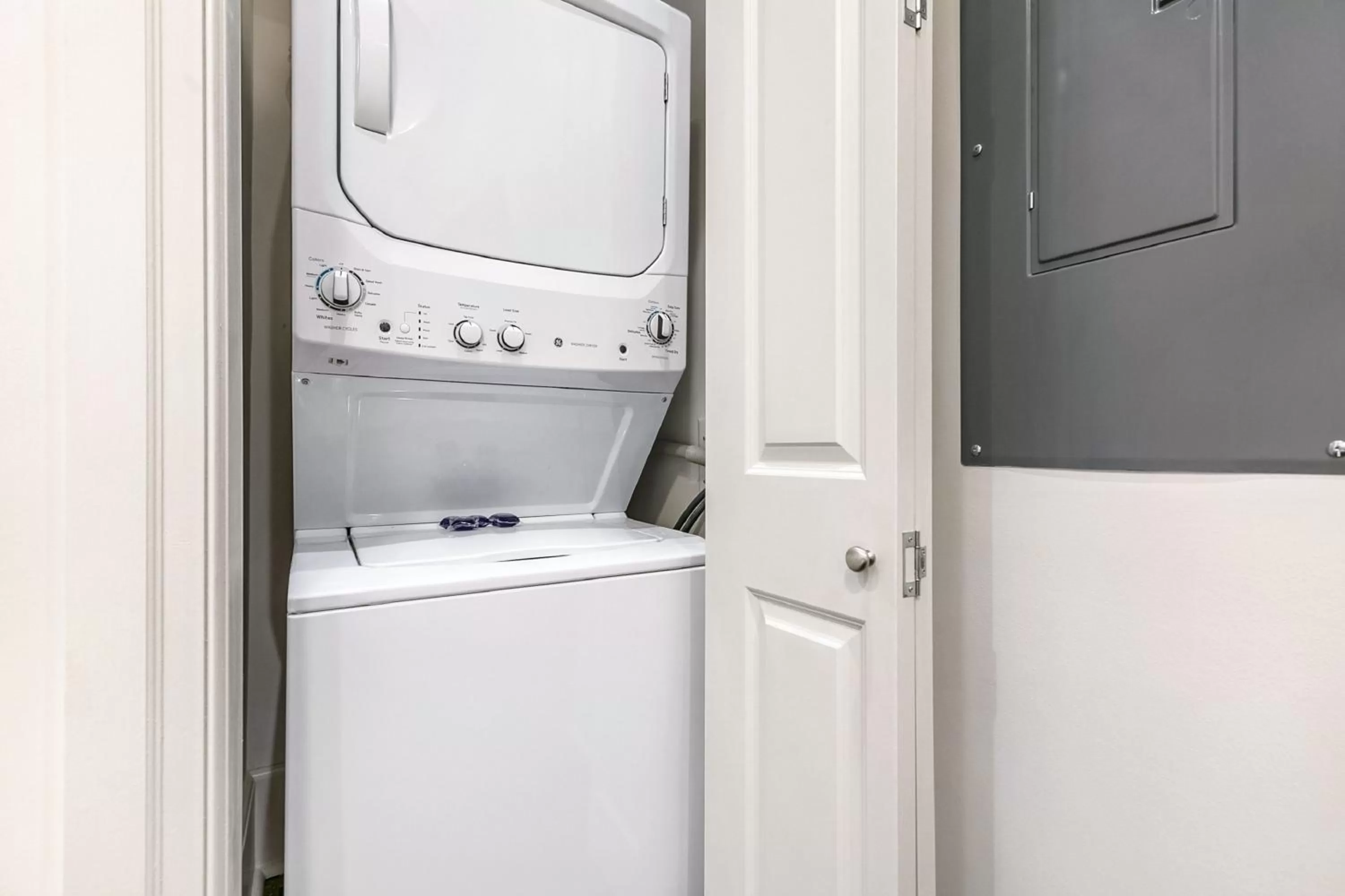 Area and facilities in 1 and 2 BR Private Condos Steps Away From French Quarter