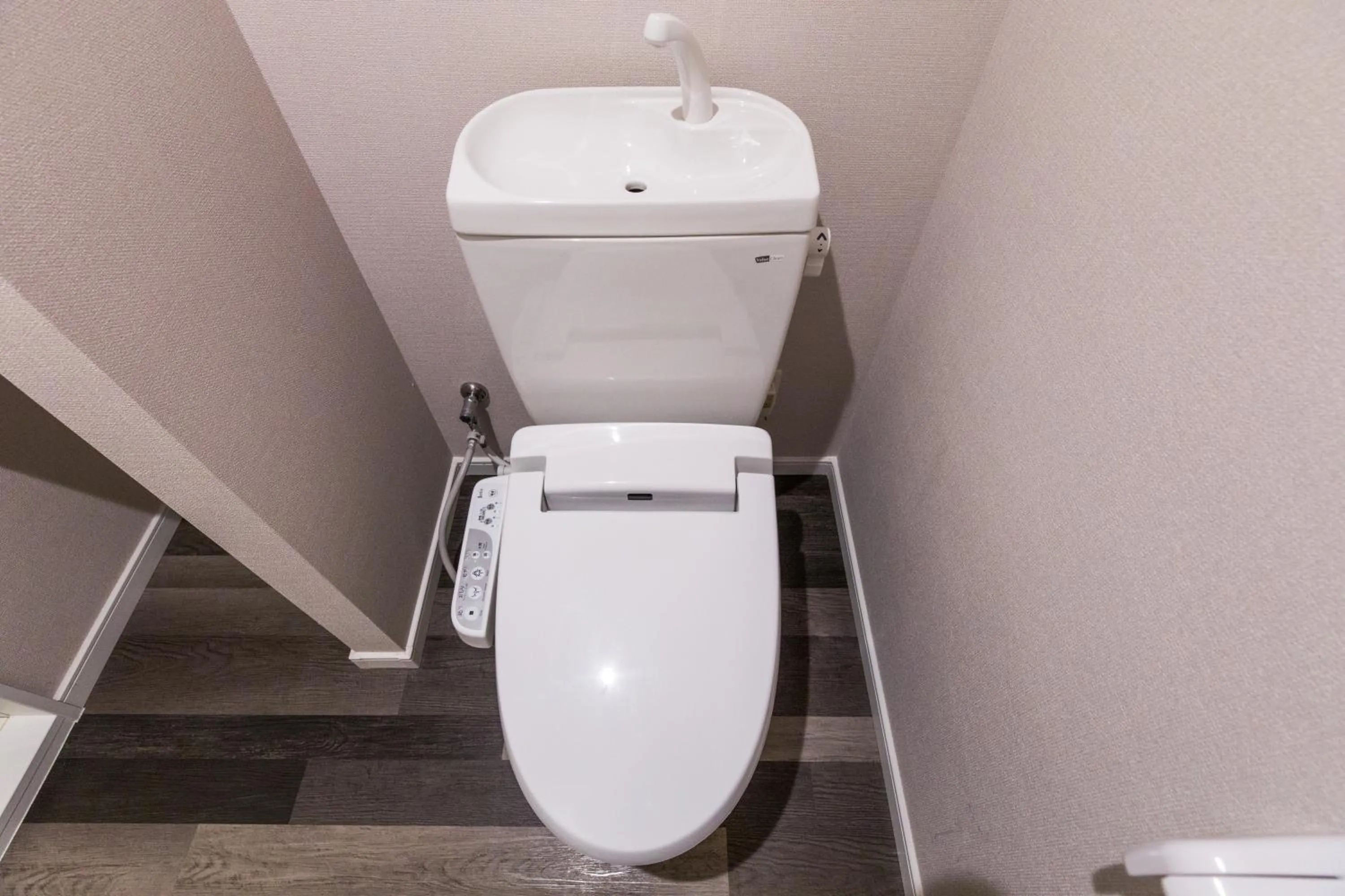 Bathroom in Mr. Kinjo in Tsubogawa