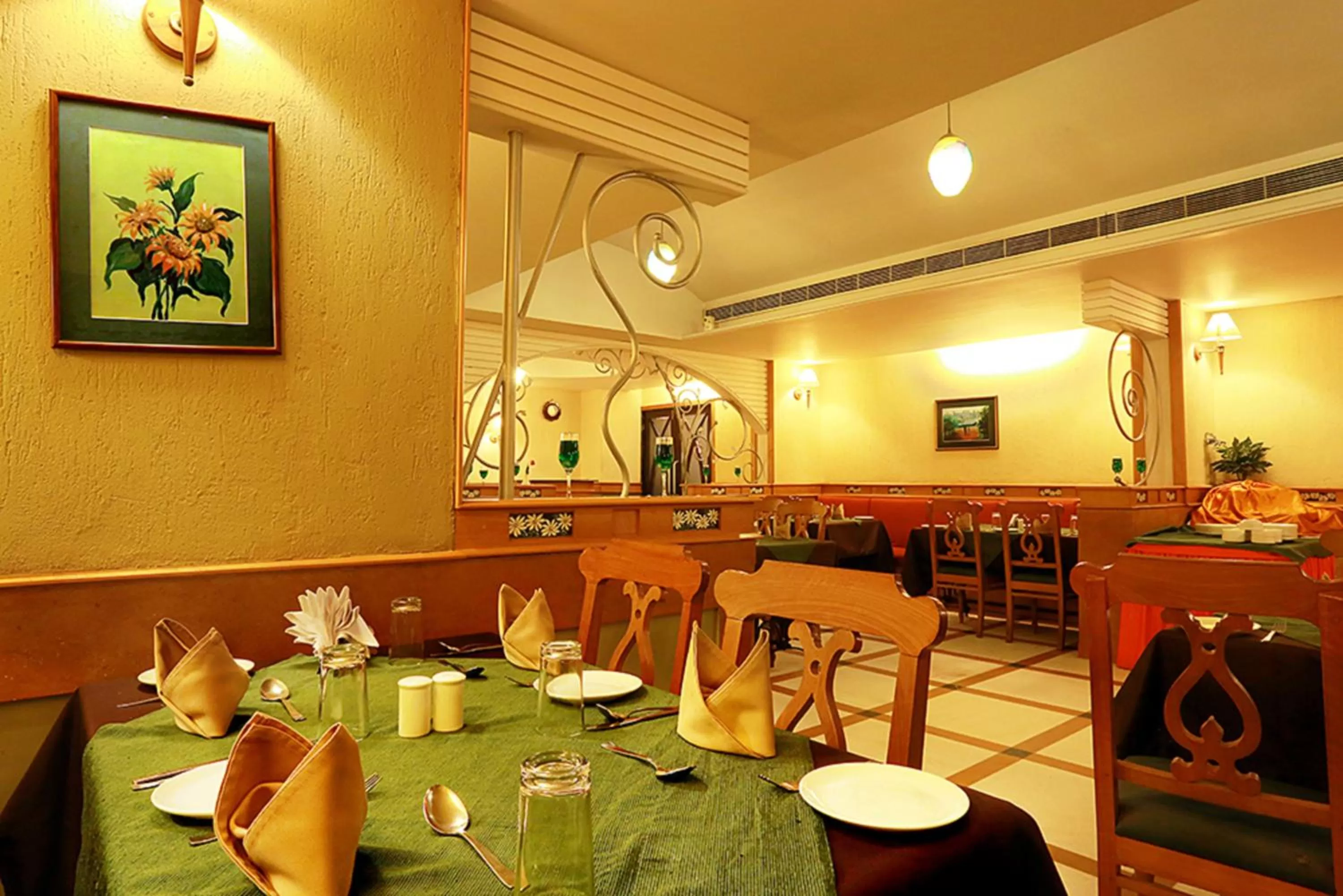 Restaurant/places to eat in Royal Omars