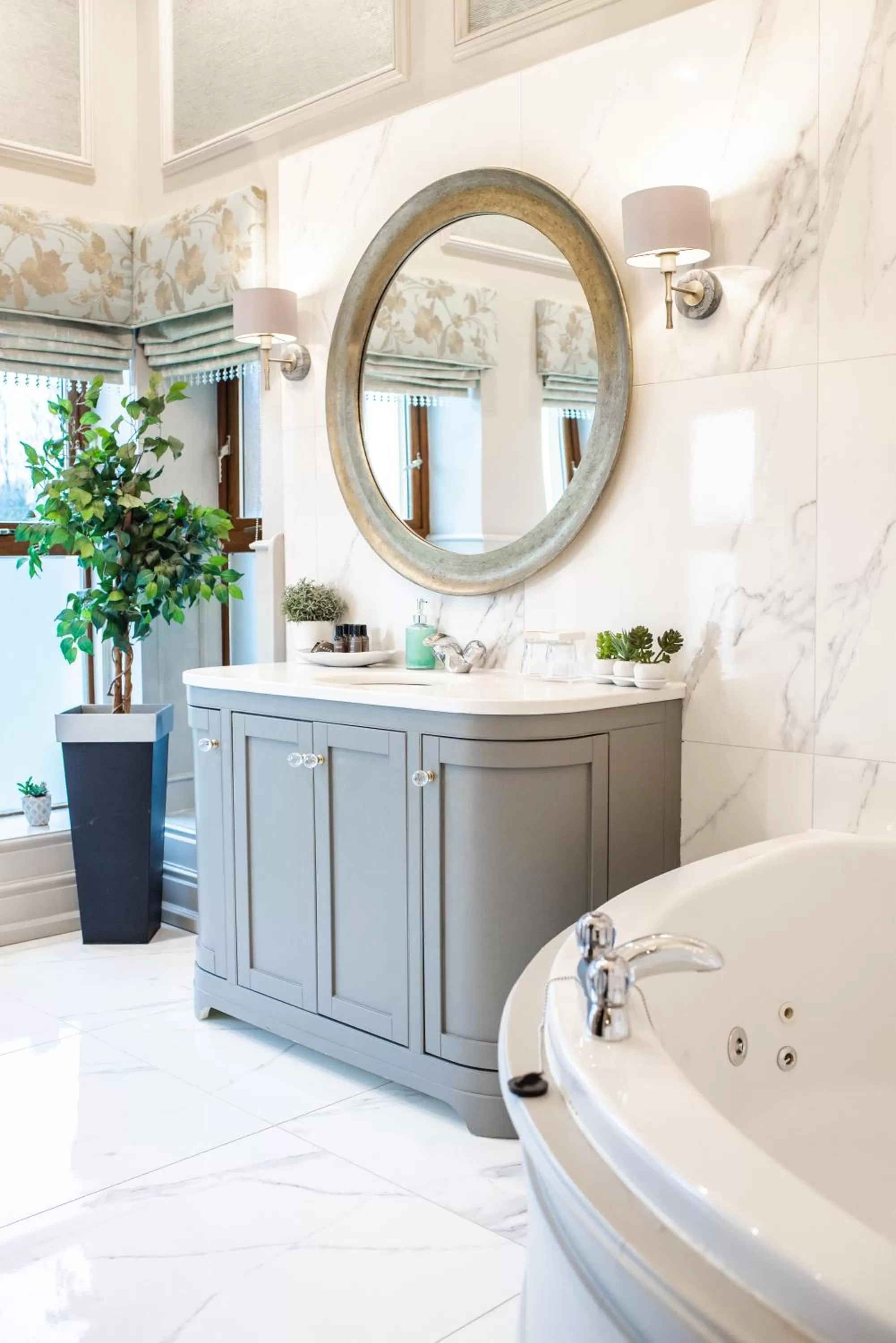 Bathroom in Errigal Country House Hotel