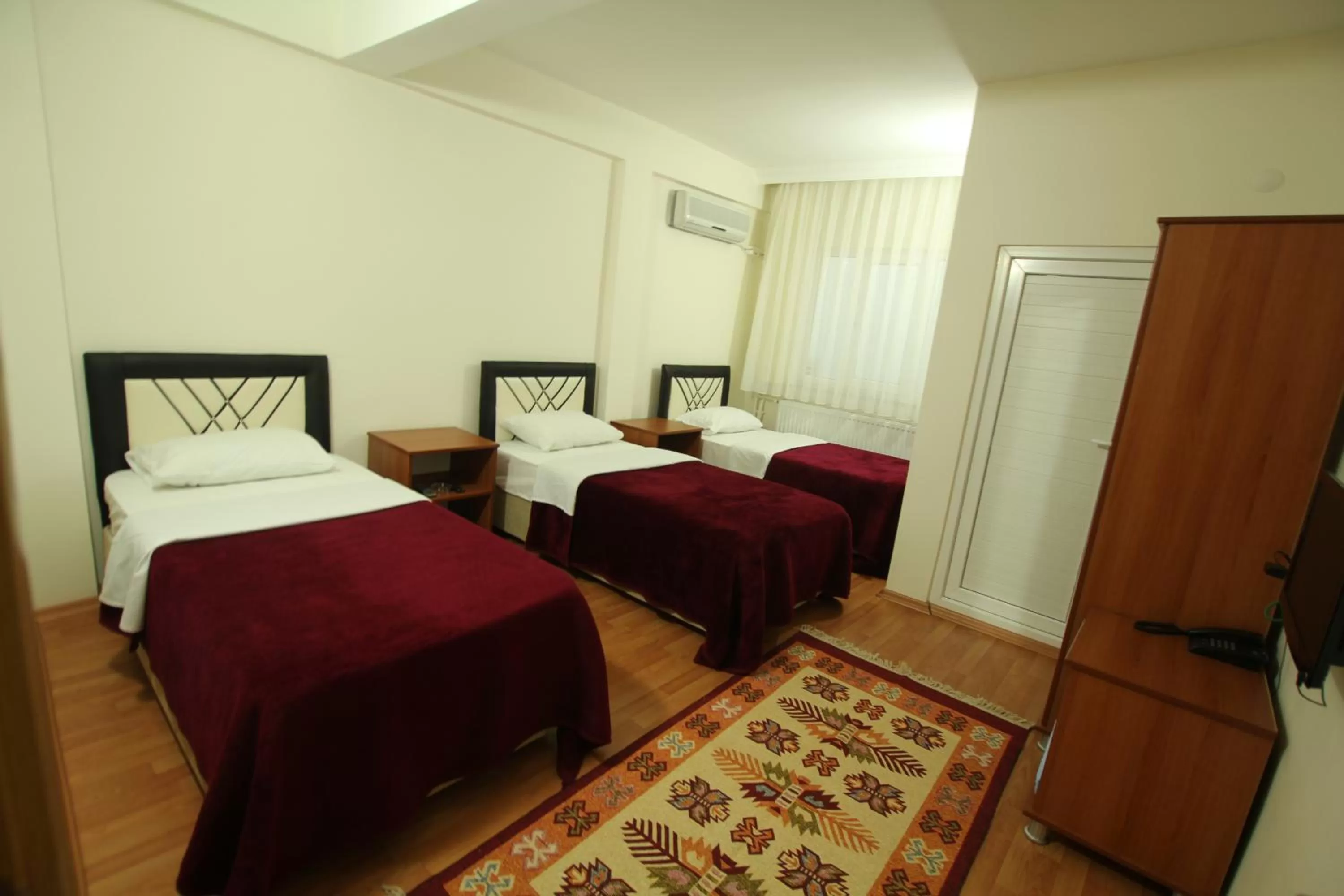 Photo of the whole room, Bed in Köprücü Hotel