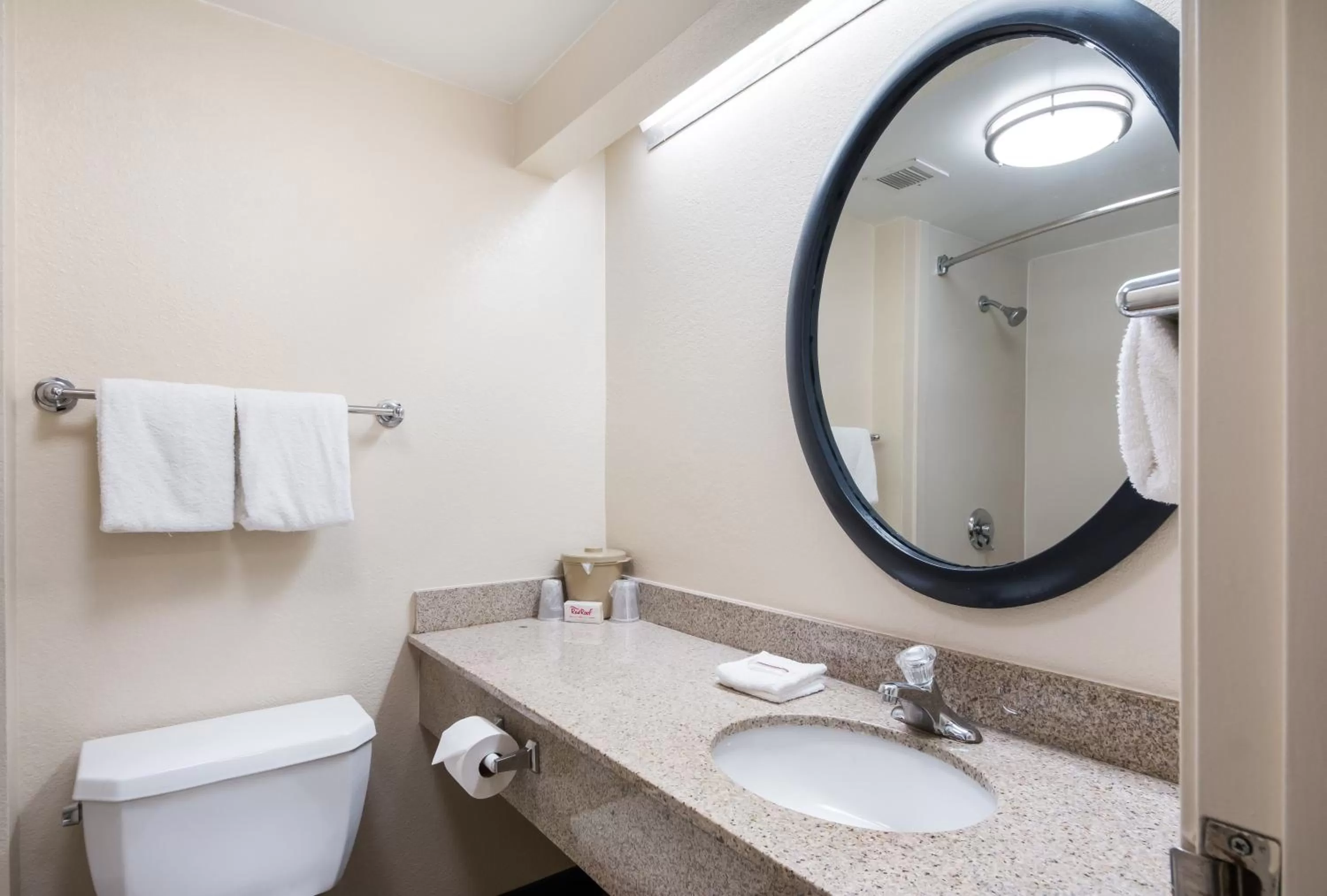 Photo of the whole room in Red Roof Inn Laredo