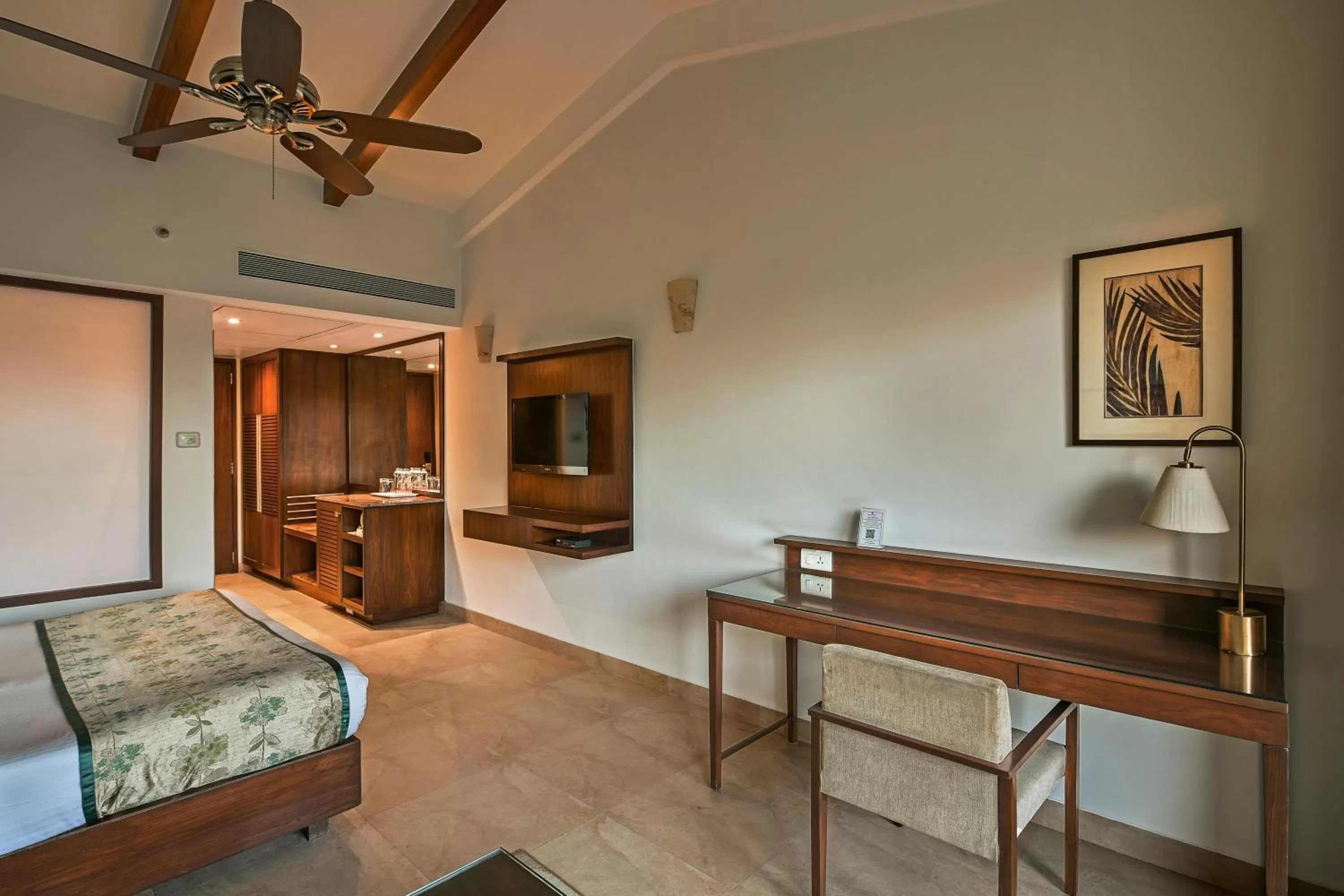 Bed in Fariyas Resort Lonavala