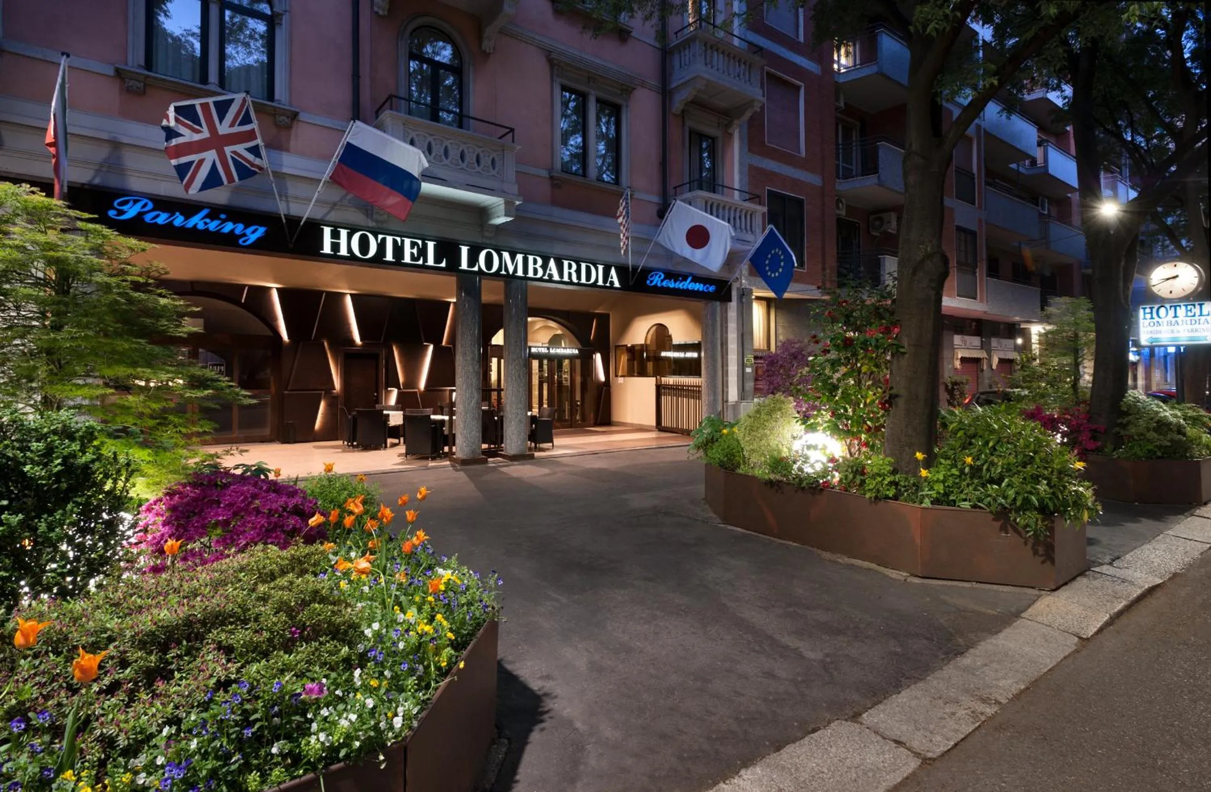 Facade/entrance in Hotel Lombardia