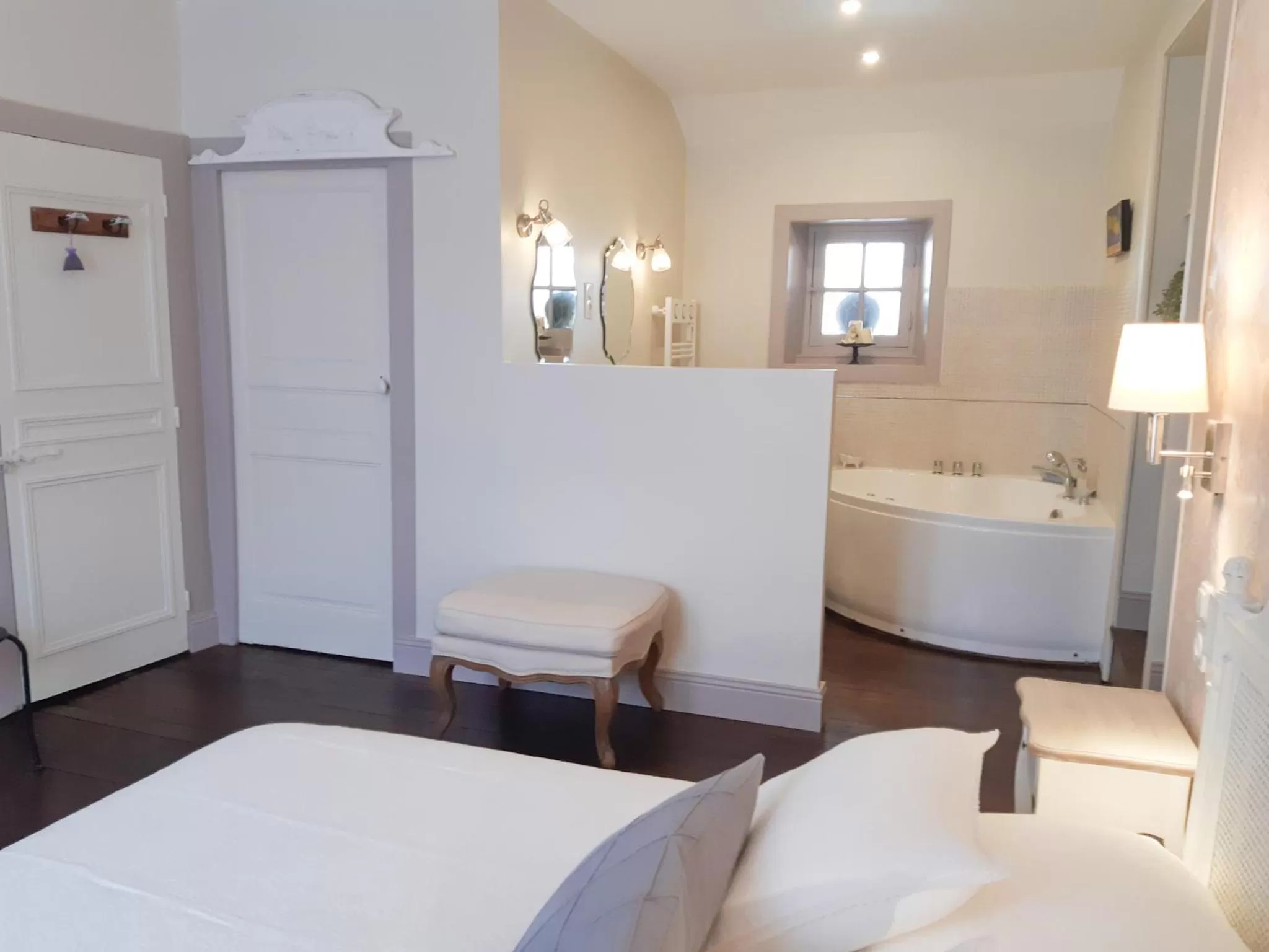 Photo of the whole room, Bed in Chambres d'Hotes Le 1900