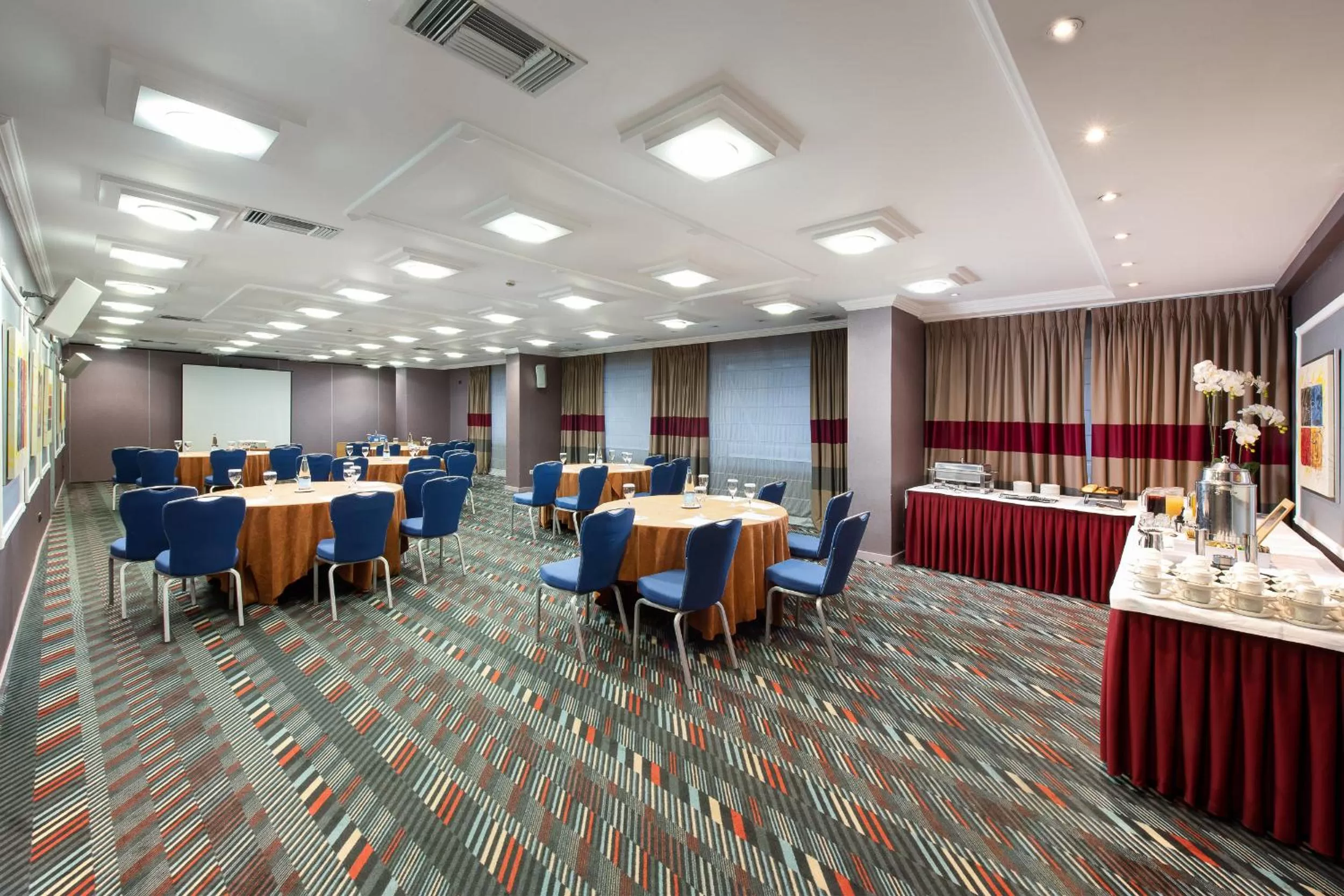 Meeting/conference room in Crowne Plaza Athens City Centre by IHG