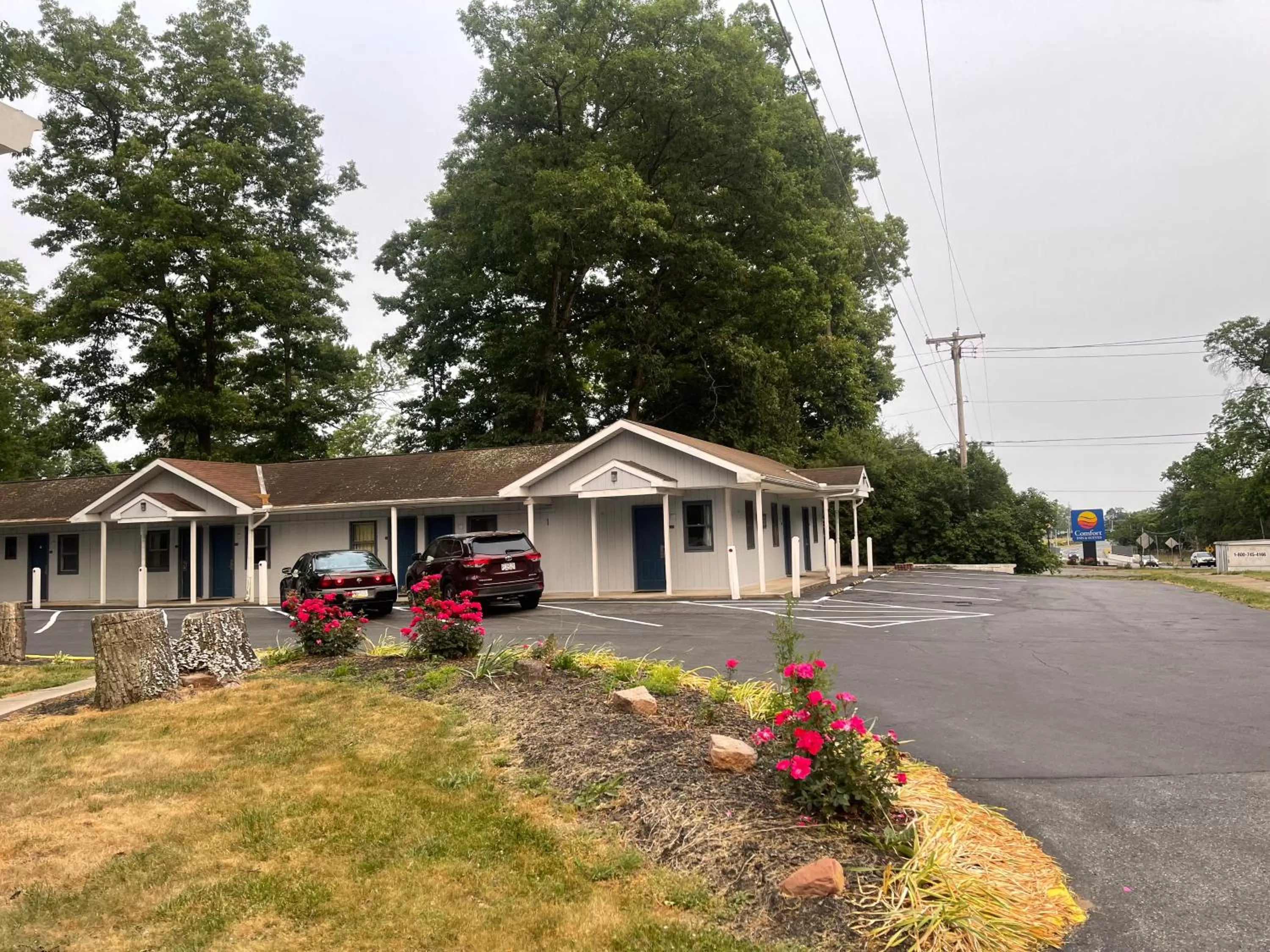 Property building in Pennswoods Inn