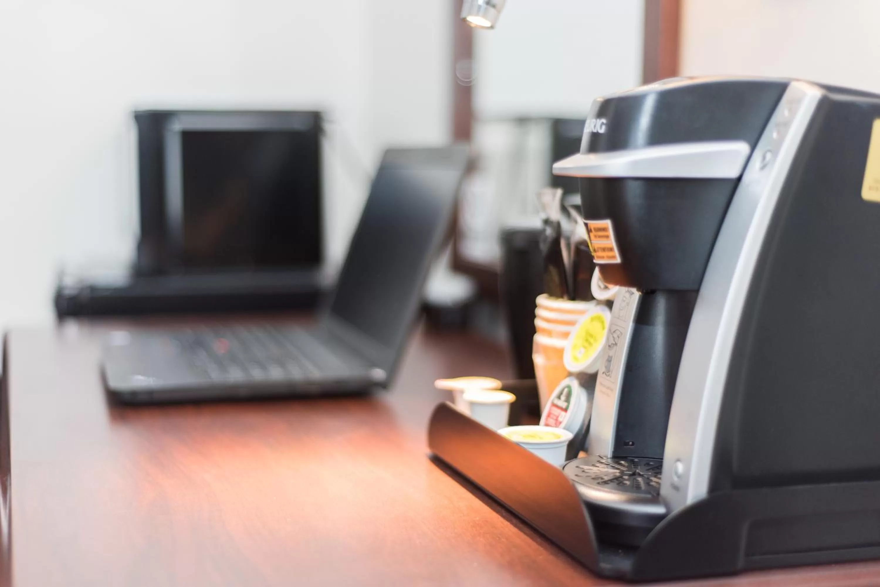 Coffee/tea facilities in Hôtel Le Floral