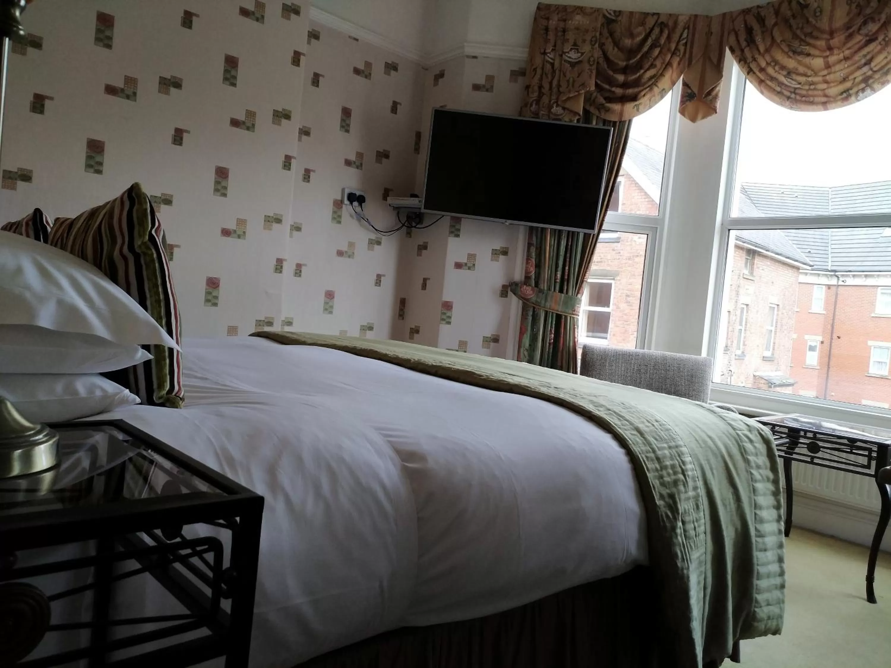 TV and multimedia, Bed in Bay Tree House Southport, United Kingdom