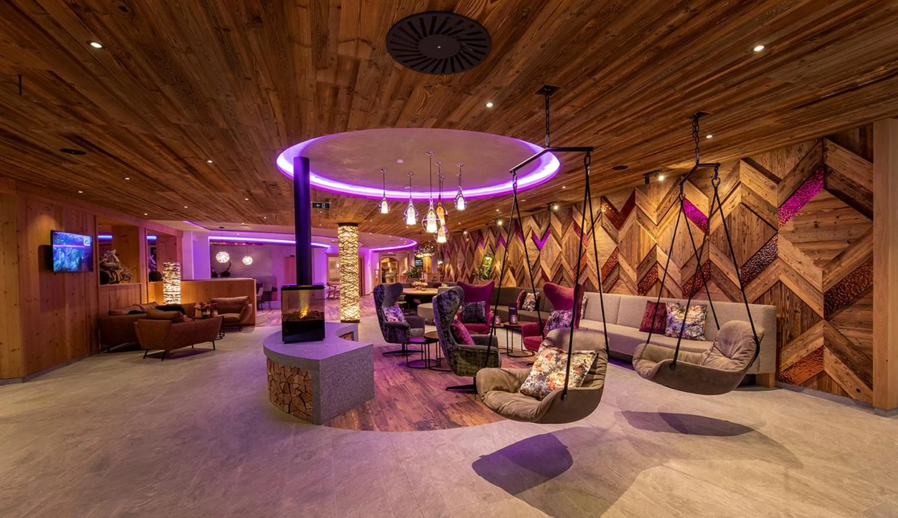 Lounge or bar in Superior Sport und Familienresort Alpenblick