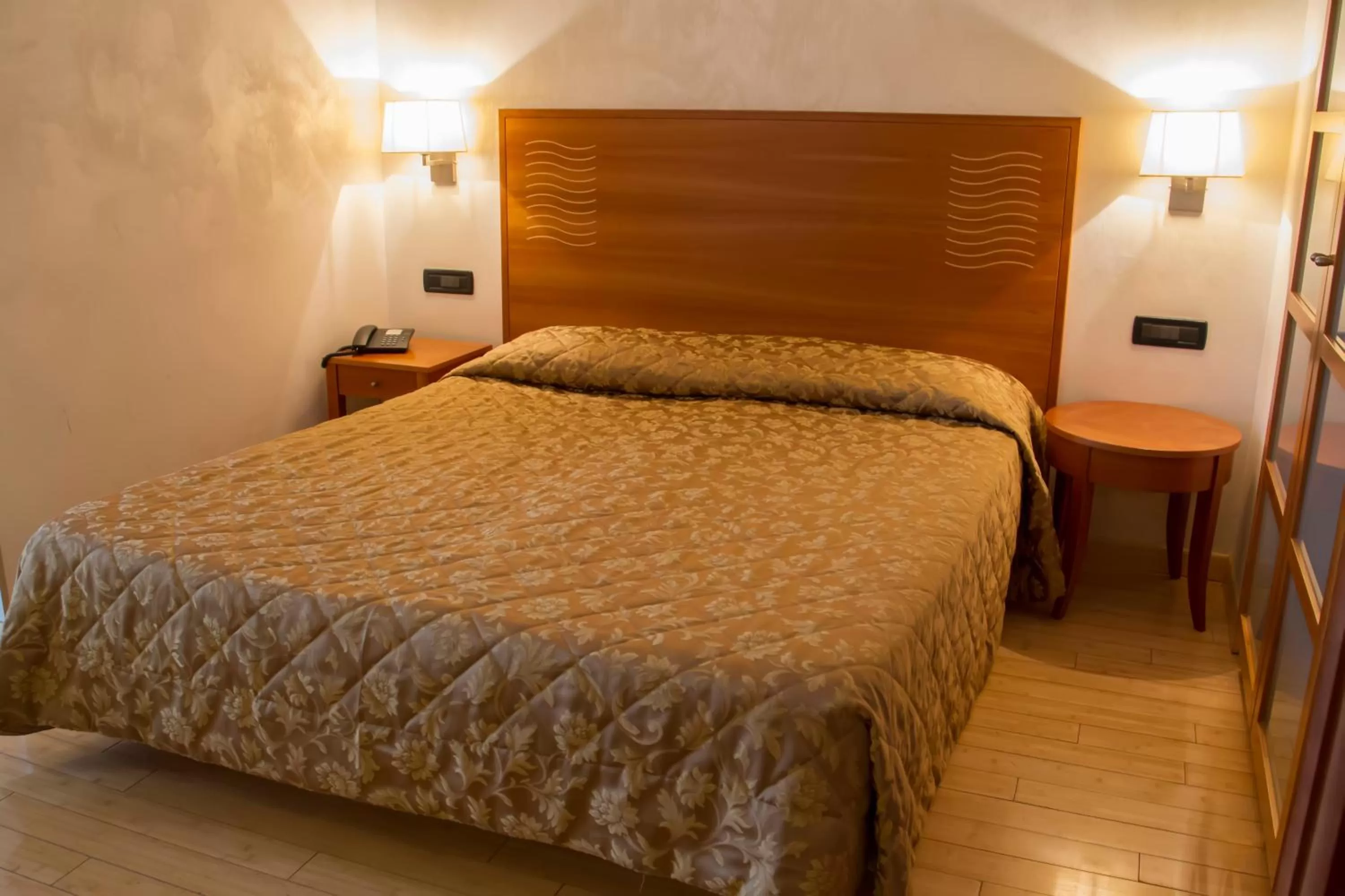 Bed in Hotel Continental