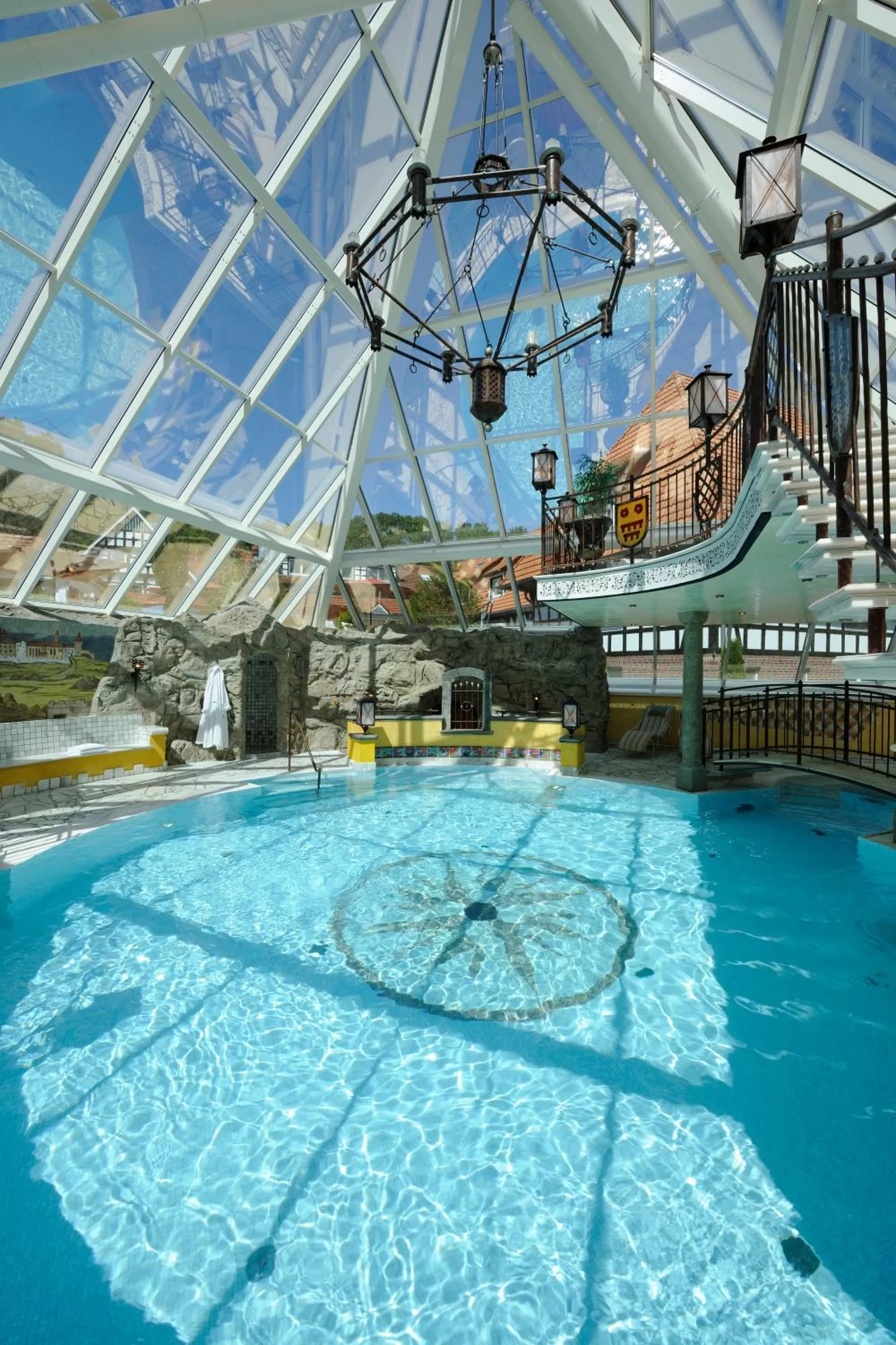 Swimming pool in VILA VITA Burghotel Dinklage