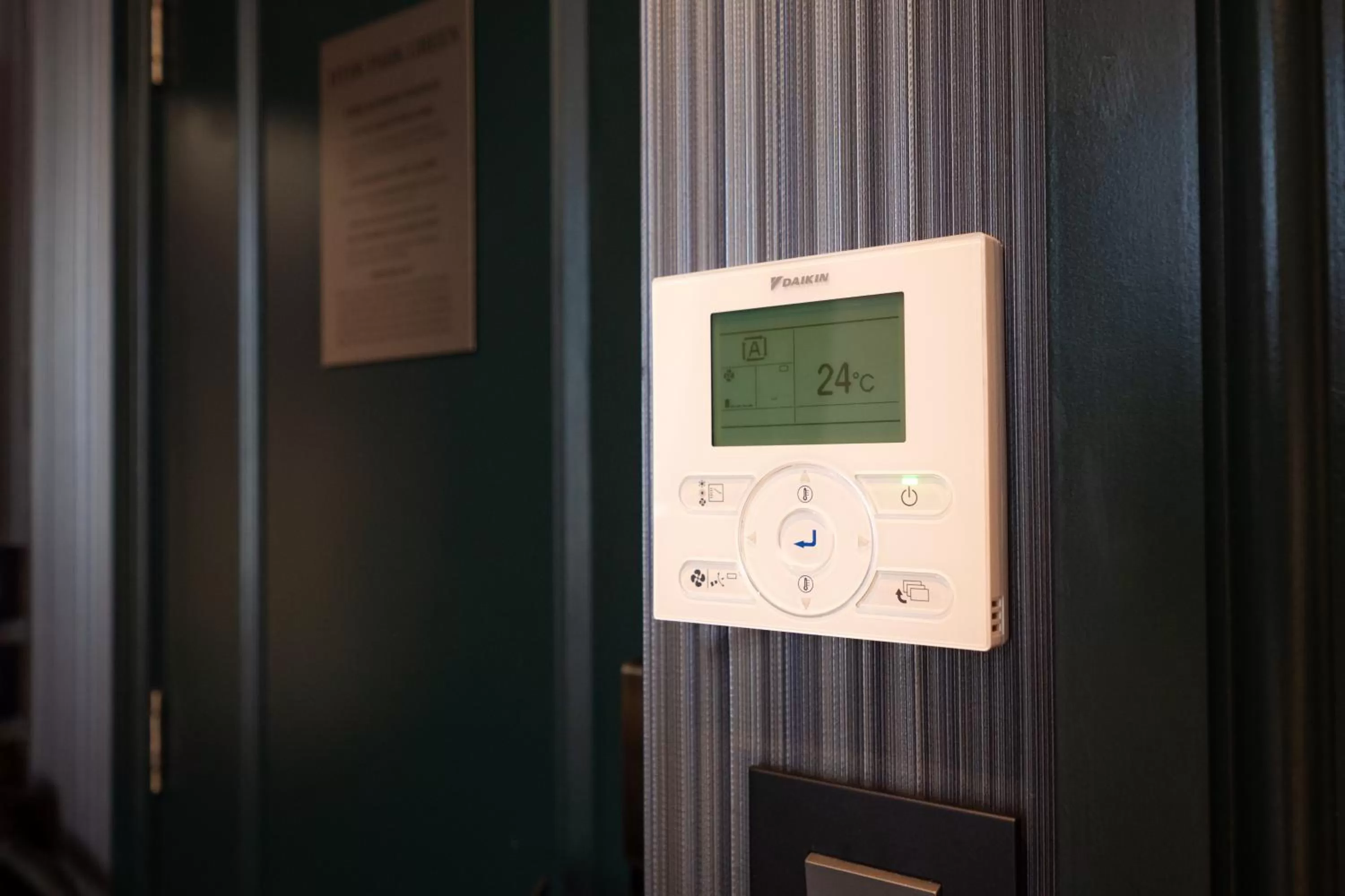 air conditioner in Hyde Park Green