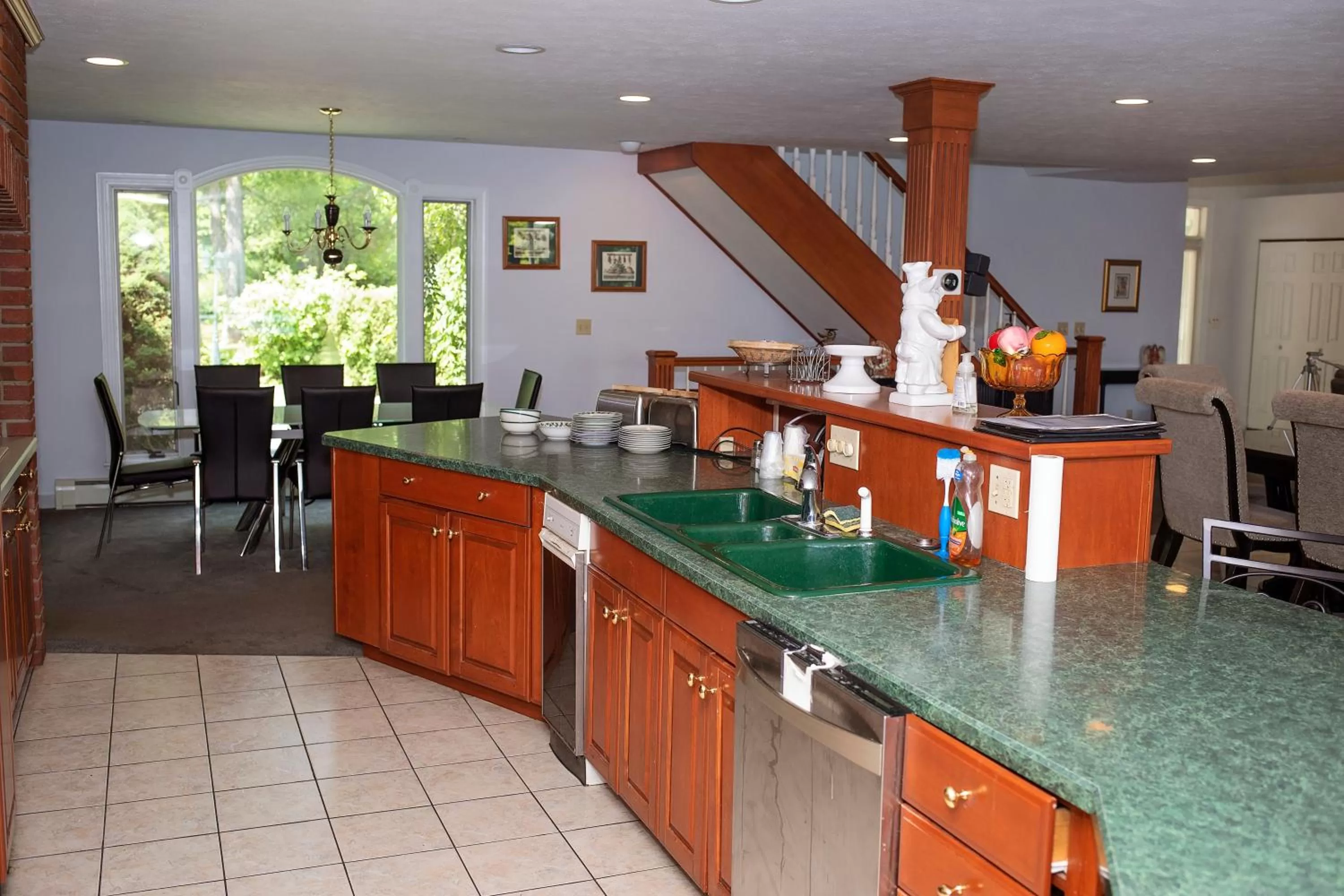 Communal kitchen in Longhouse Manor B&B