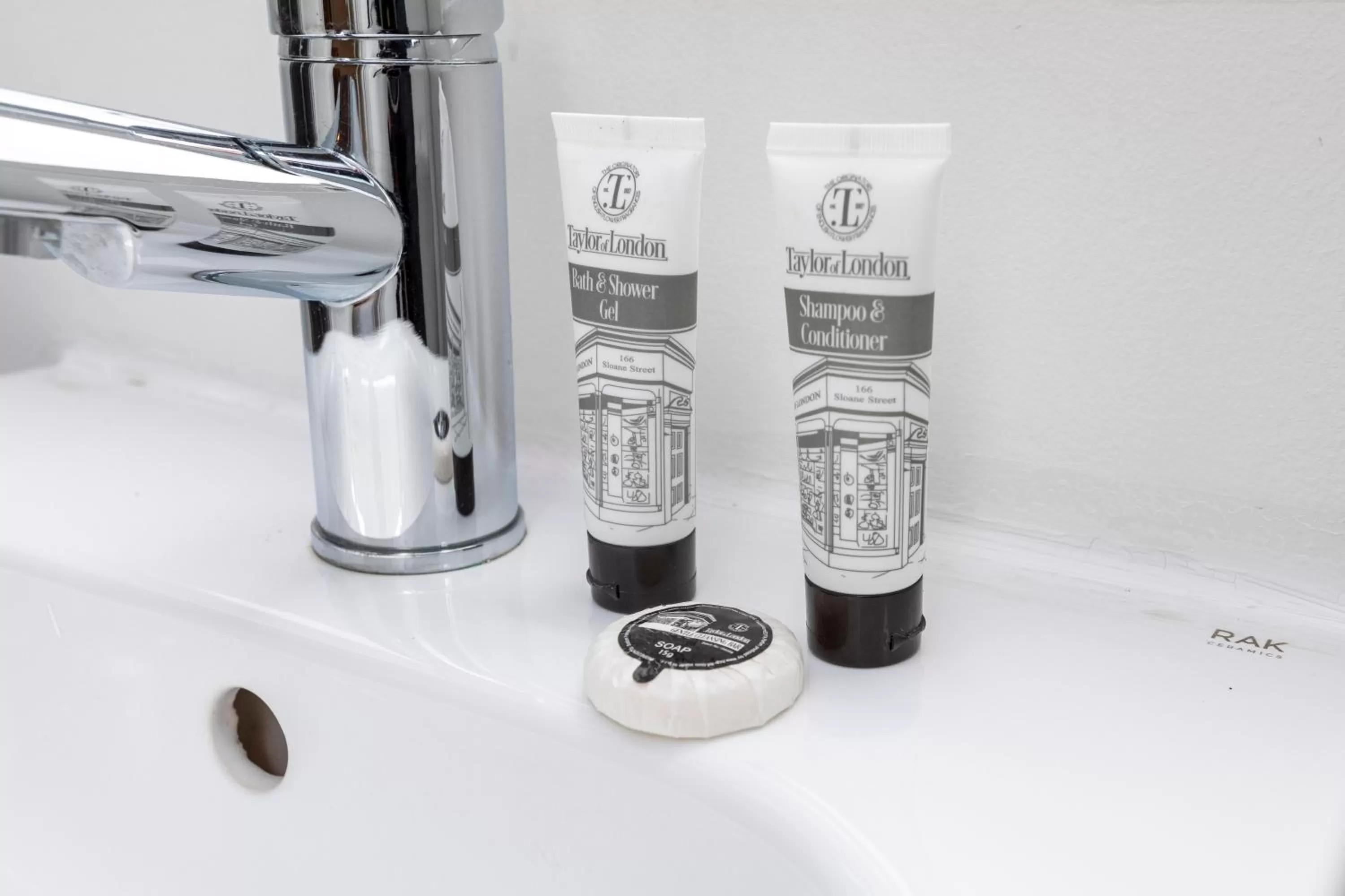 Bathroom in Royal Park Hotel