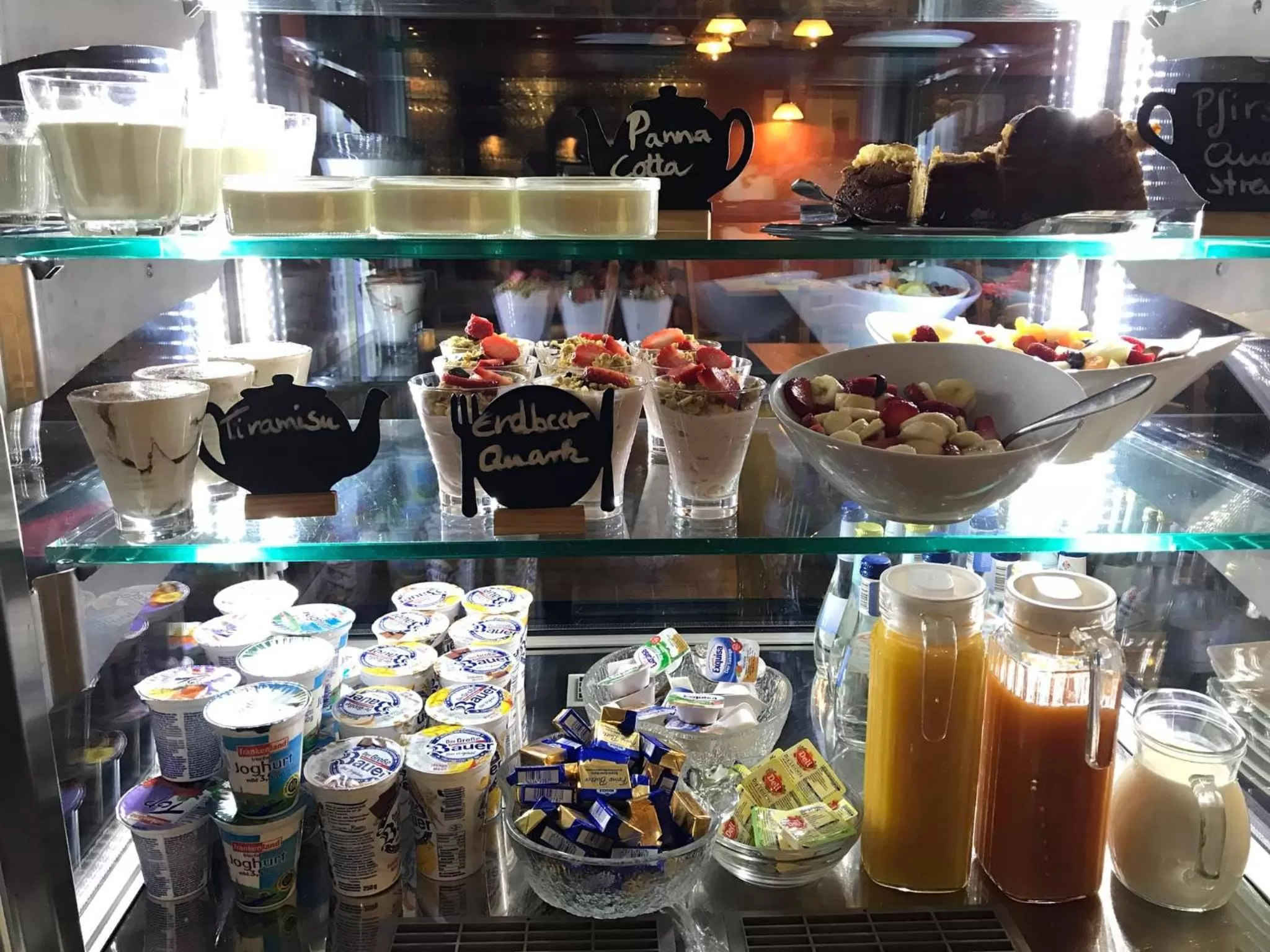 Buffet breakfast in Hotel im Ried