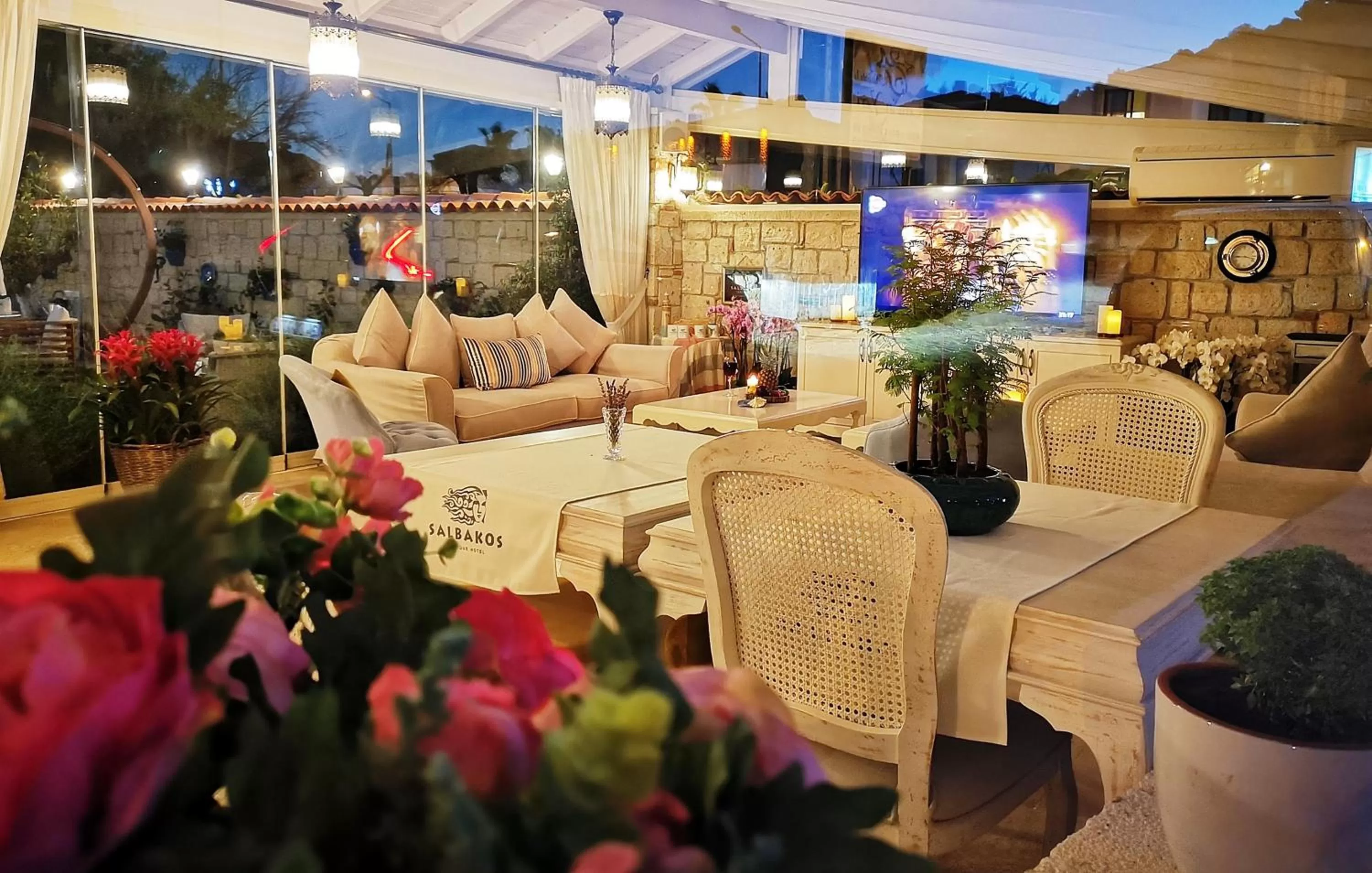 Seating area in Salbakos Herakleia Hotel