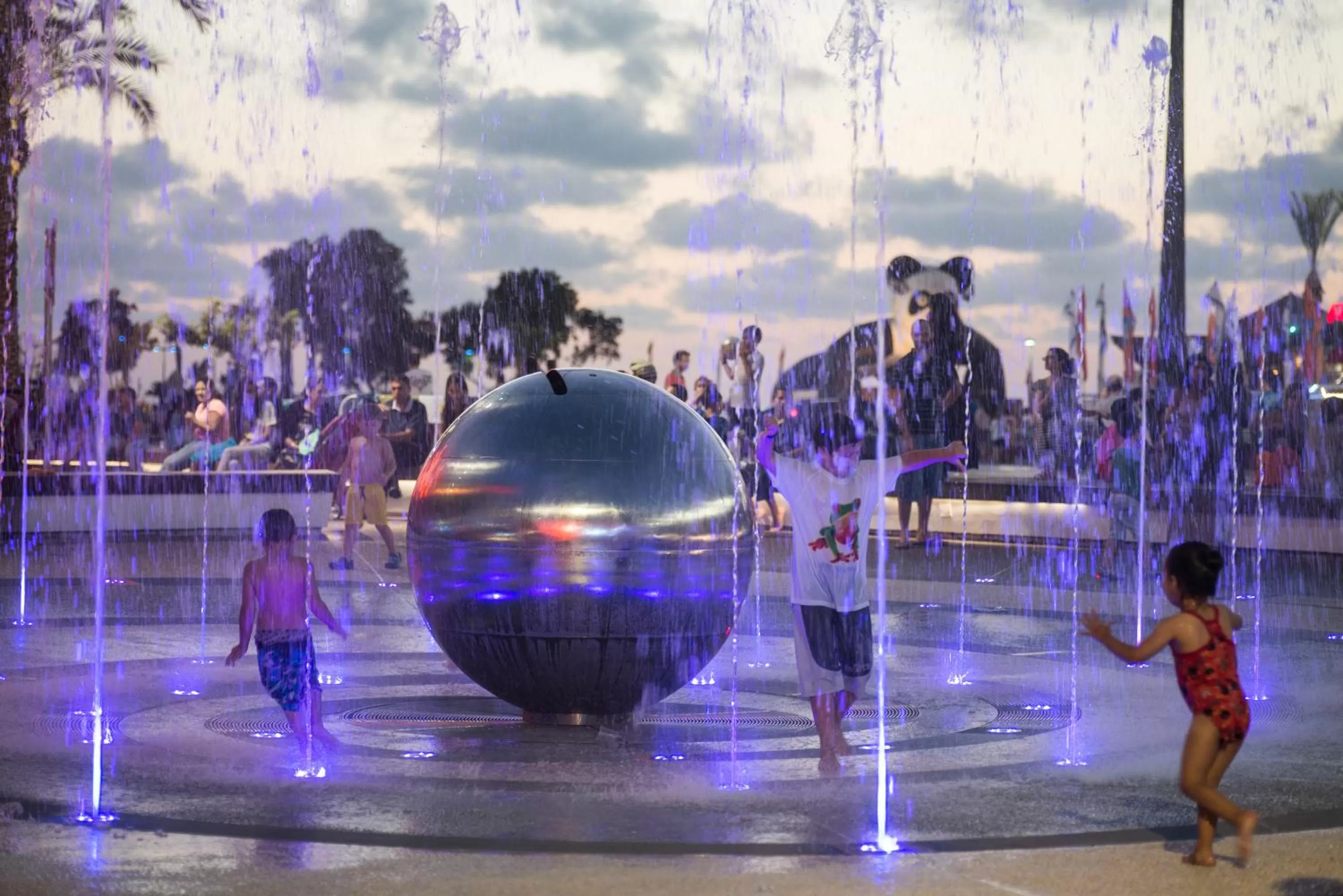 Entertainment in Leonardo Plaza Netanya Hotel