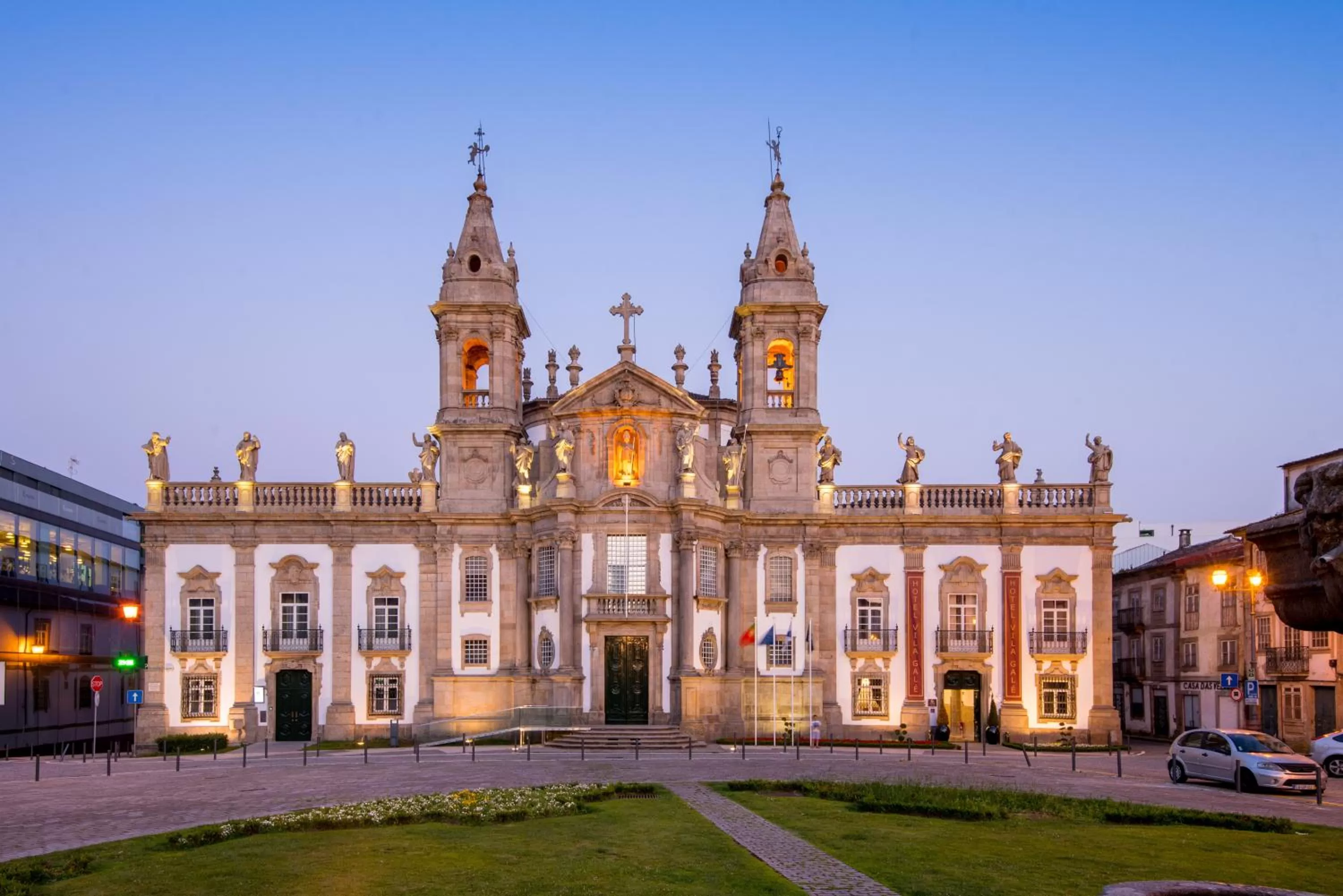 Facade/entrance in Vila Gale Collection Braga