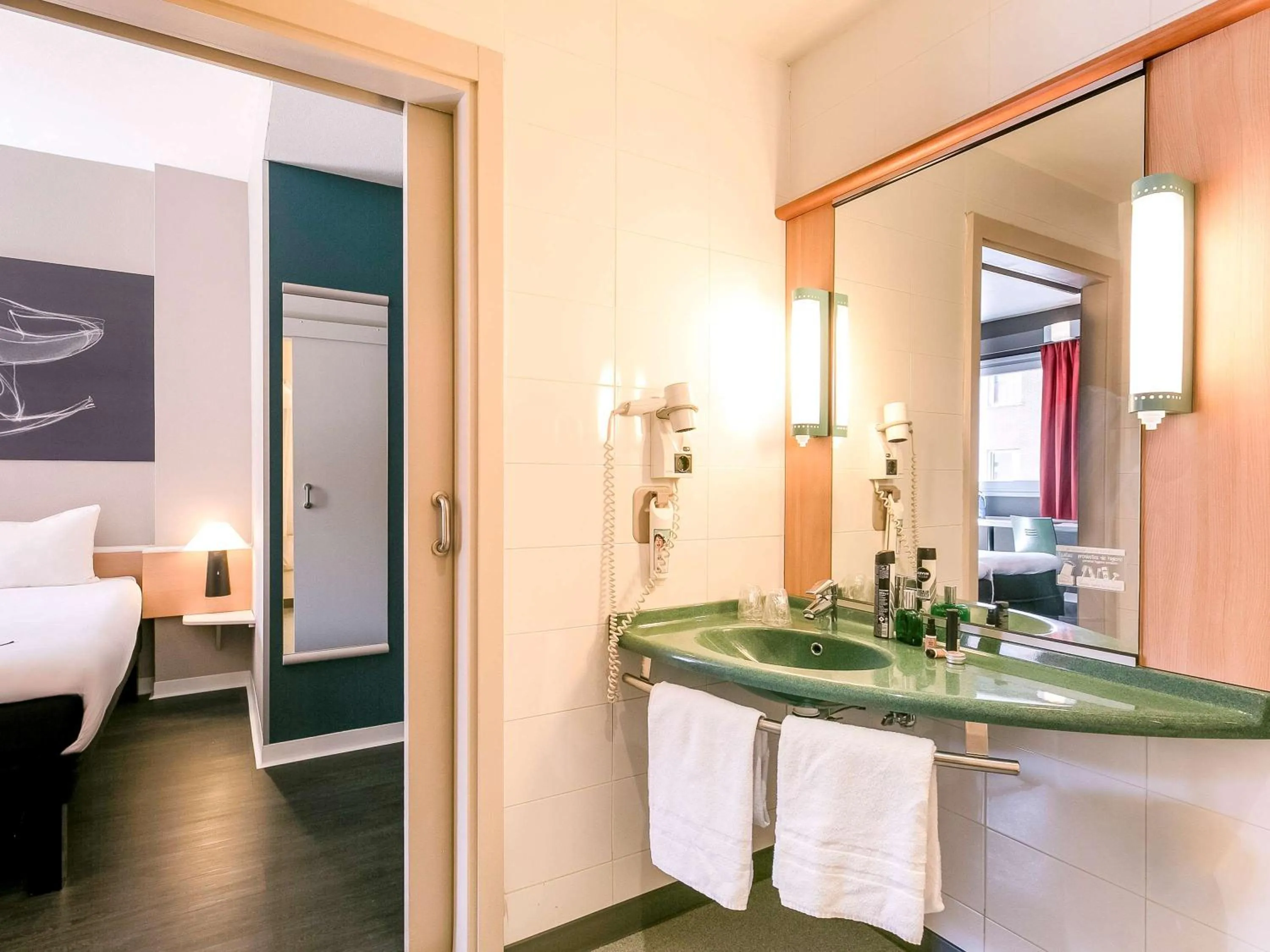 Other, Bed in Ibis Madrid Getafe