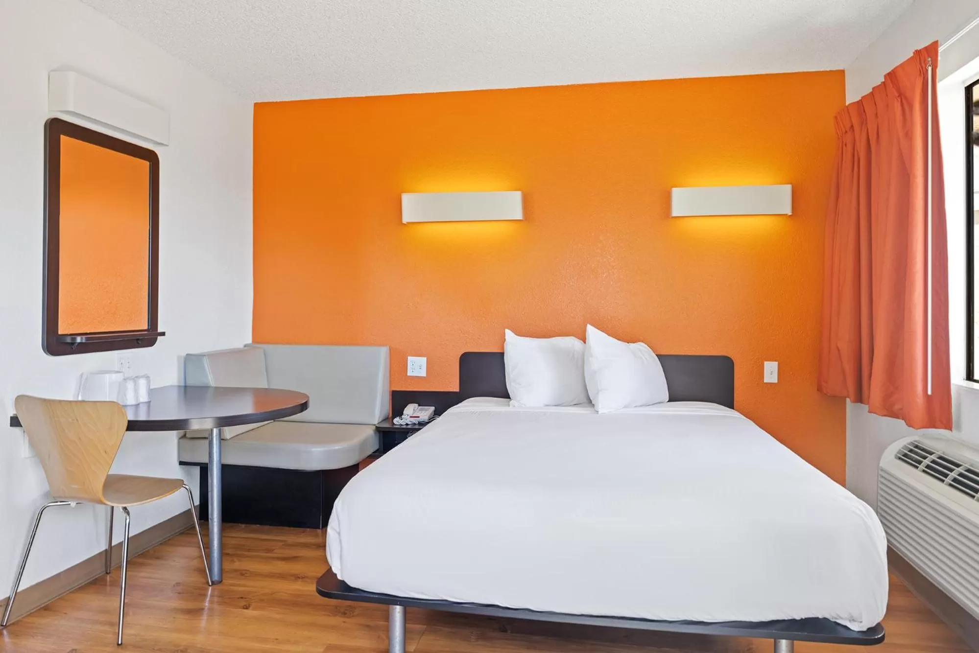 Bed in Carlsbad Village Inn