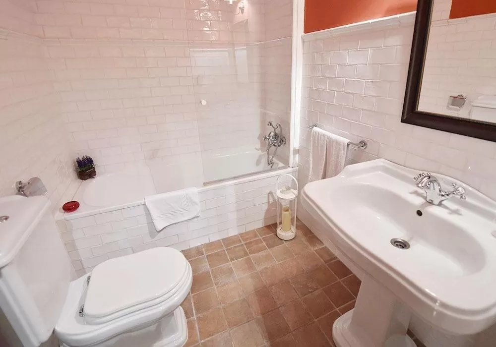 Bathroom in Batzarki