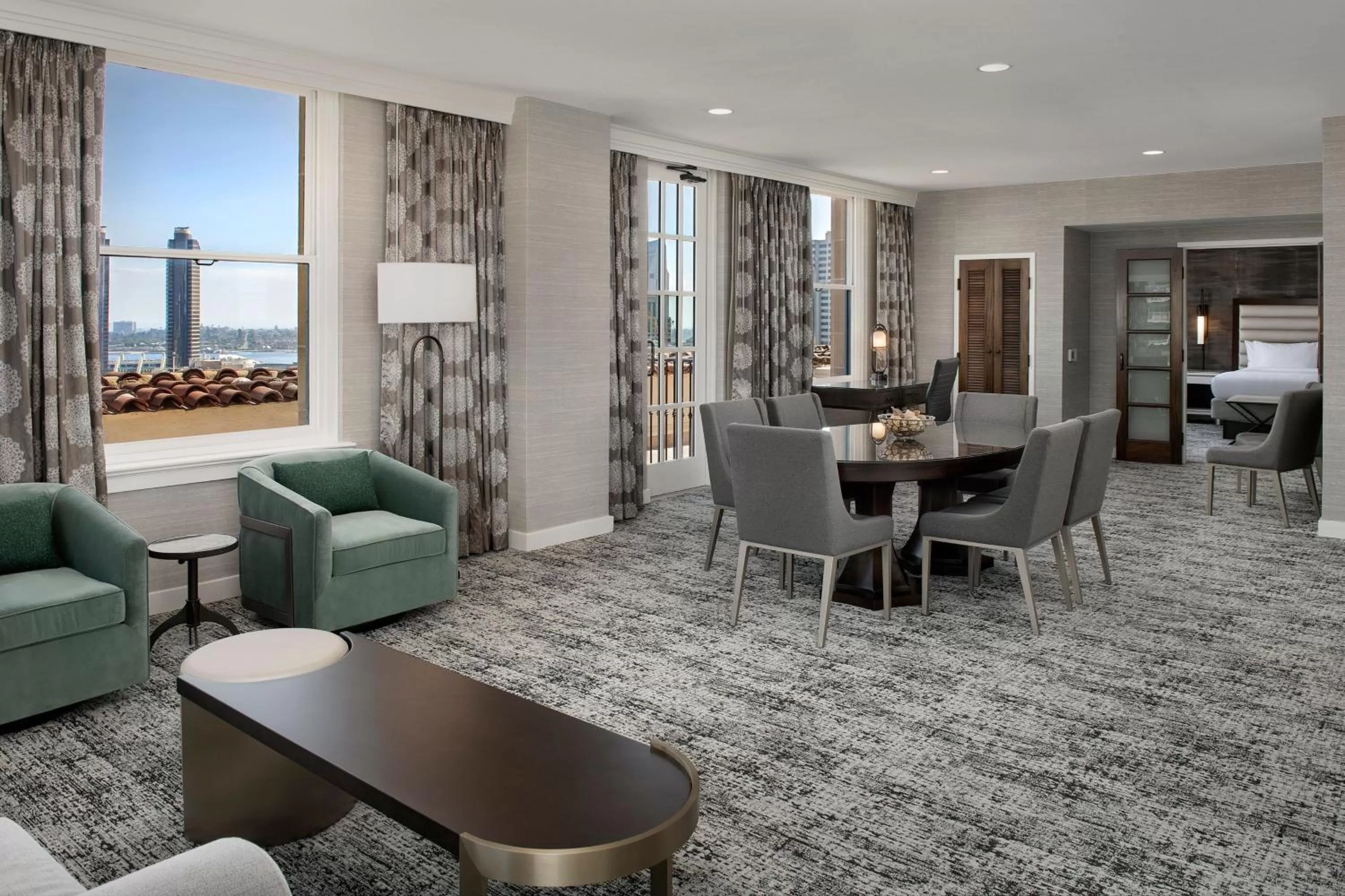 Living room in Courtyard by Marriott San Diego Downtown