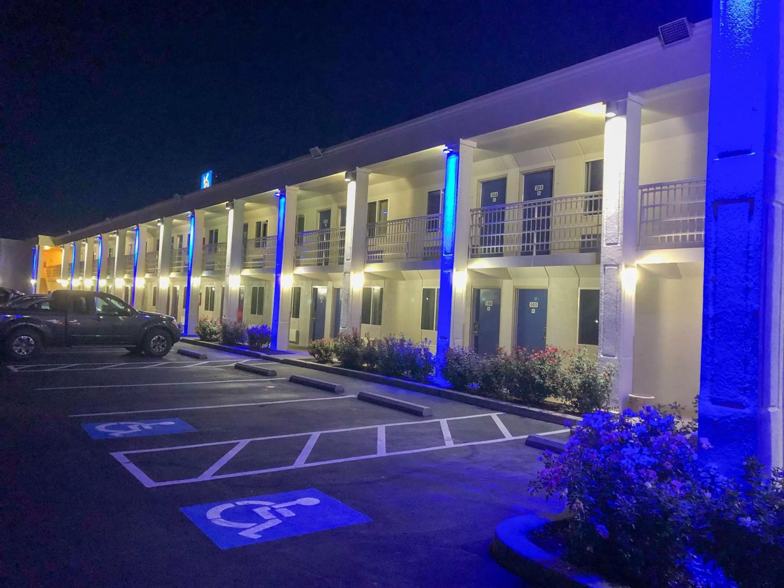 Property building in Motel 6-Martinsburg, WV