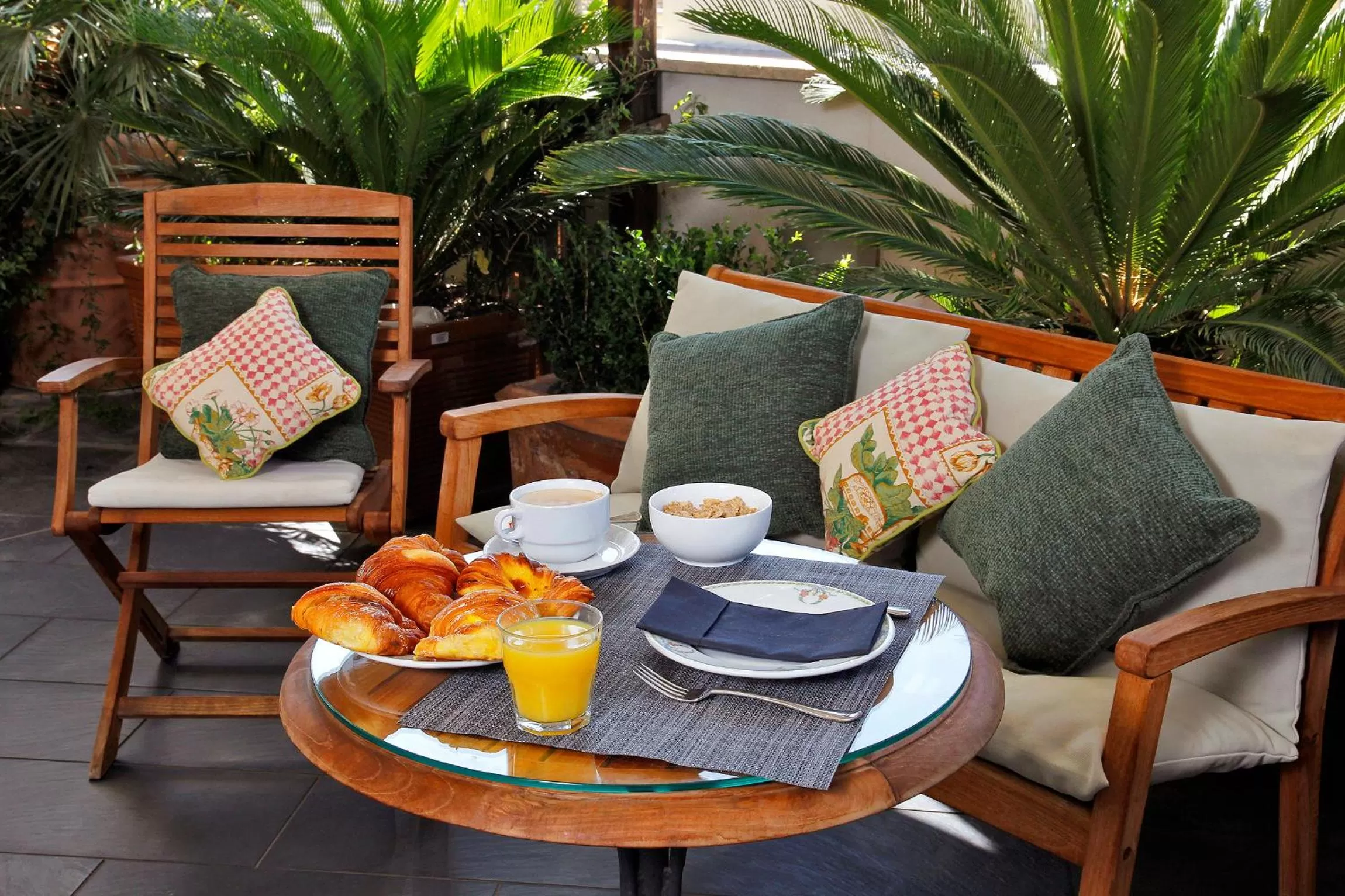 Food and drinks in Hotel Arcangelo