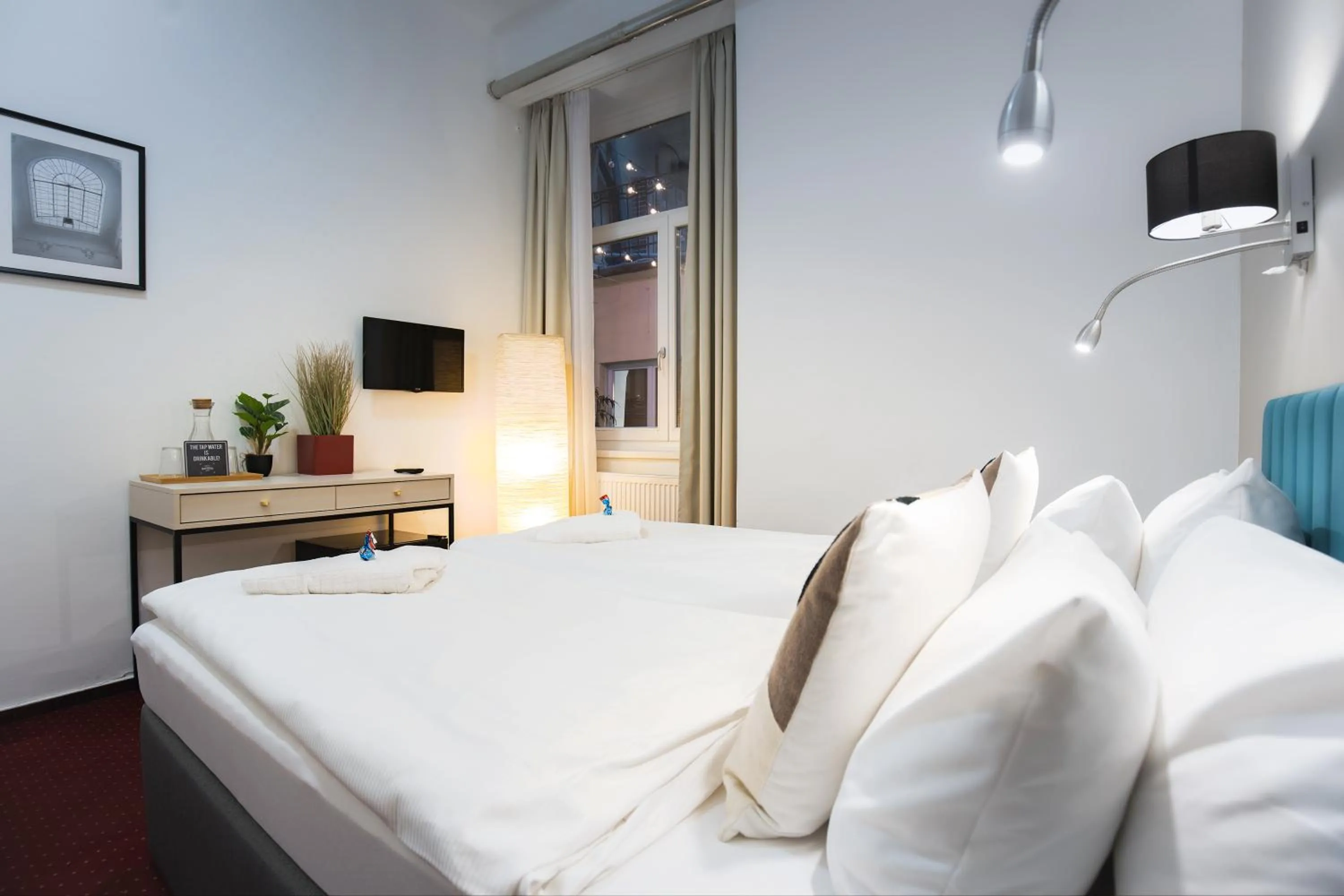 Bedroom, Bed in Maverick Downtown