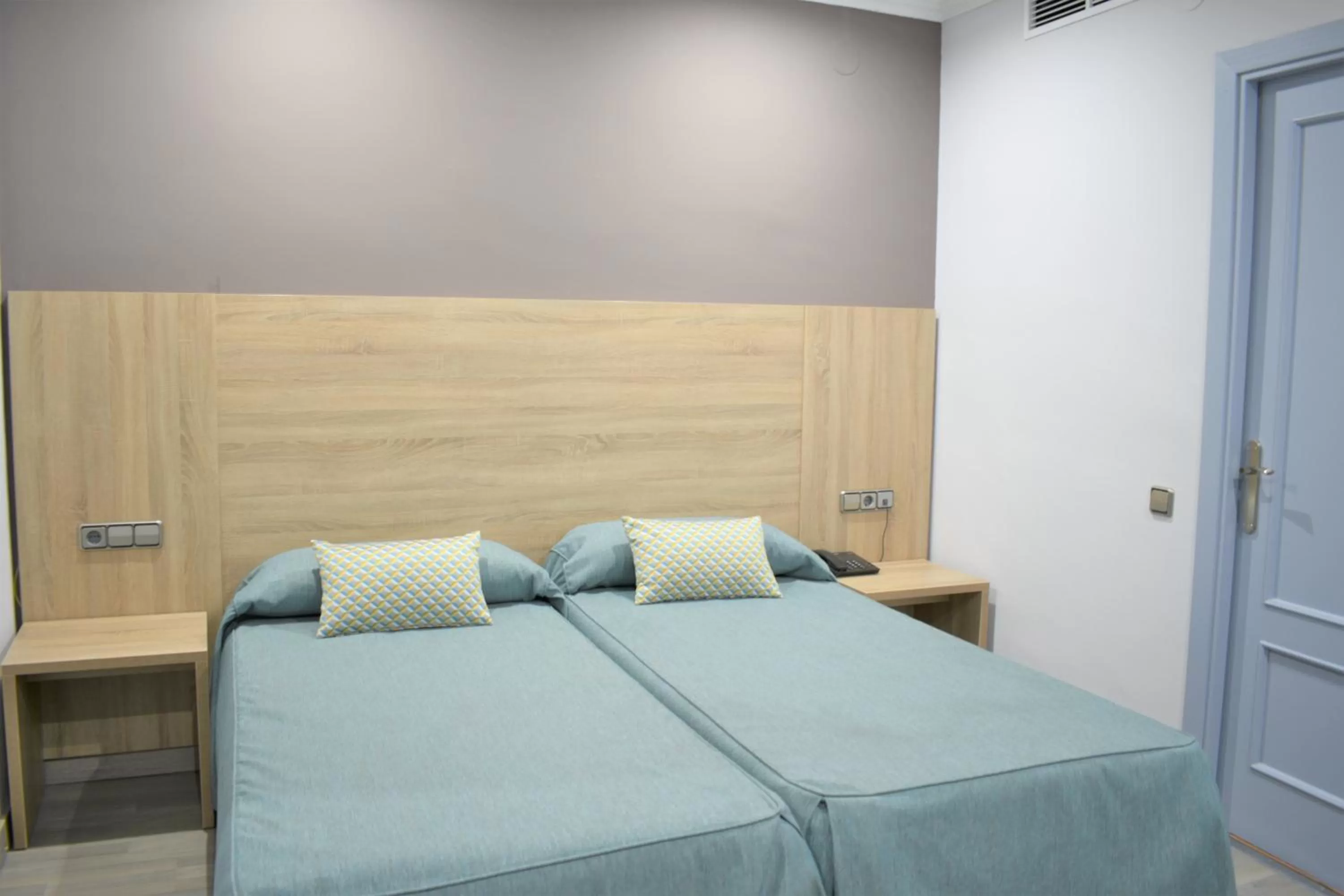 Bed in Ramblas Hotel