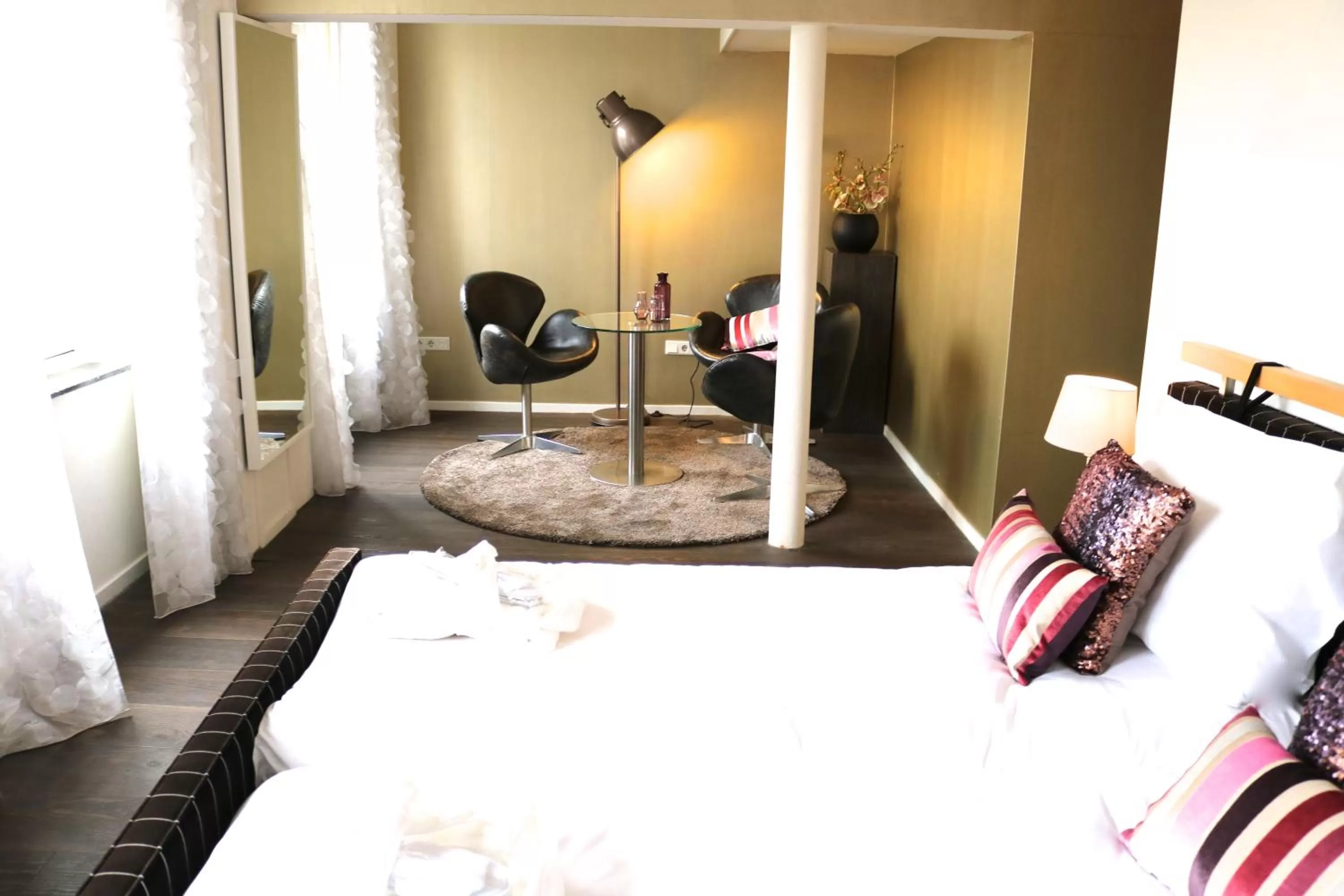 Bed in Saillant Hotel Maastricht City Centre - Auping Hotel Partner