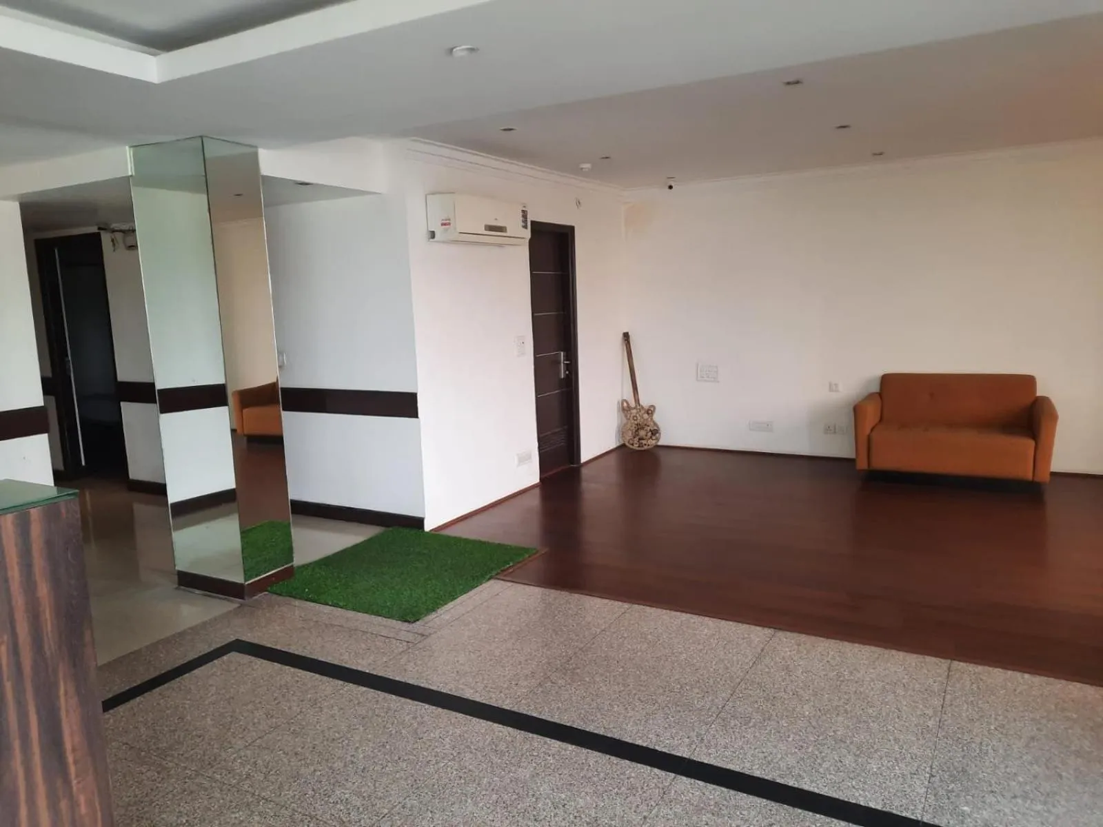 Lobby or reception in Zenith Hotel - Delhi Airport