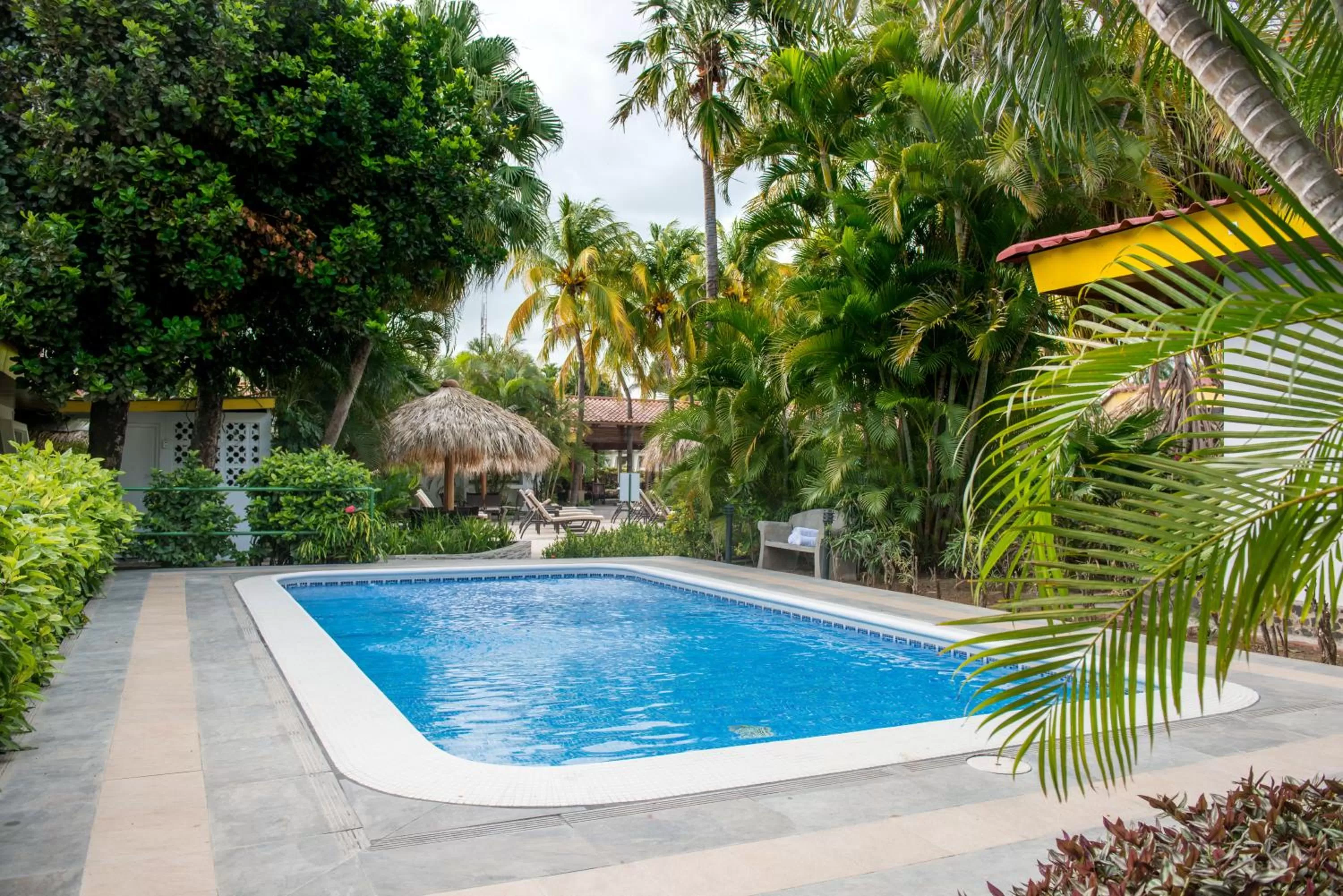 Swimming pool in Hotel Globales Camino Real Managua