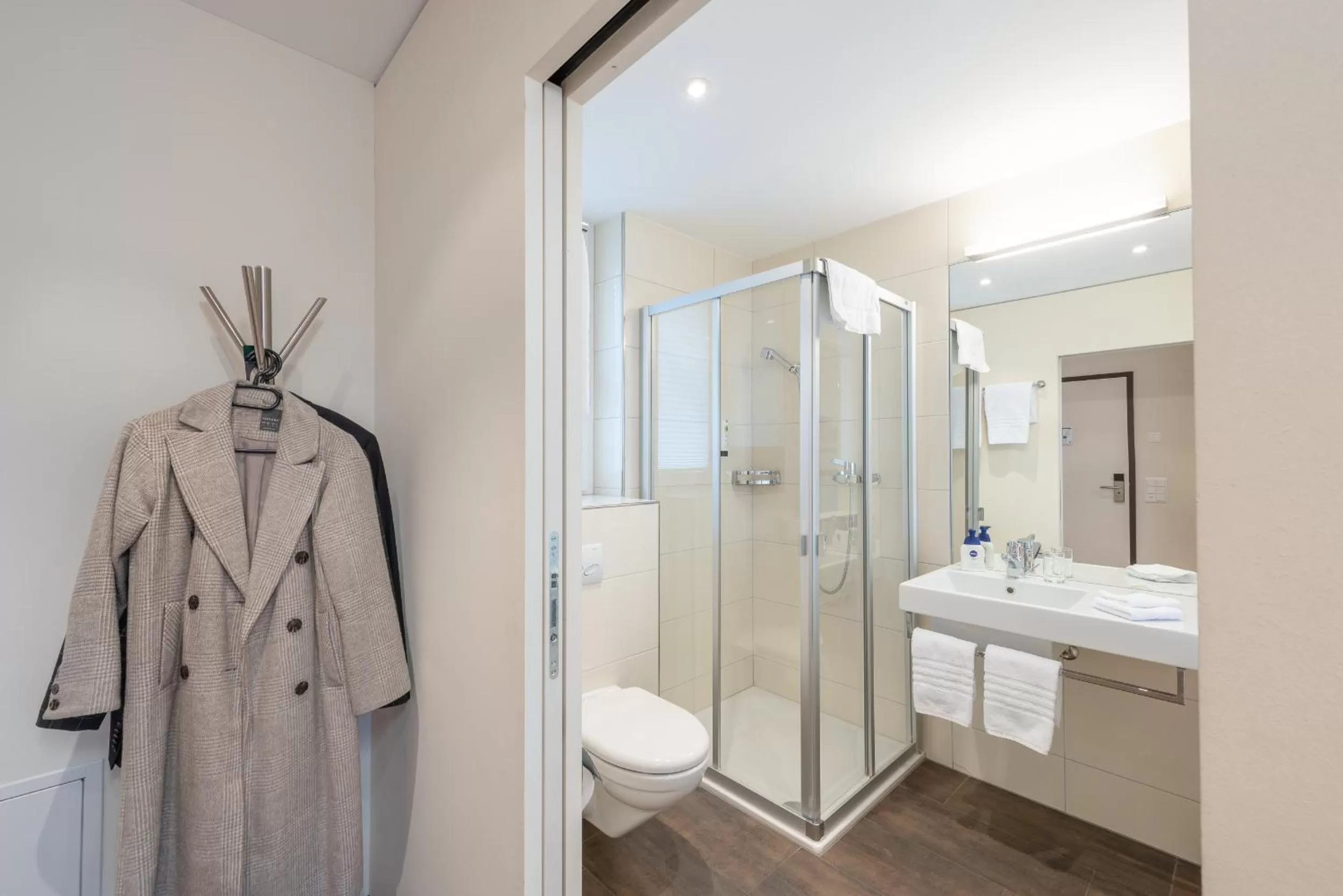 Shower in Hotel Rössli