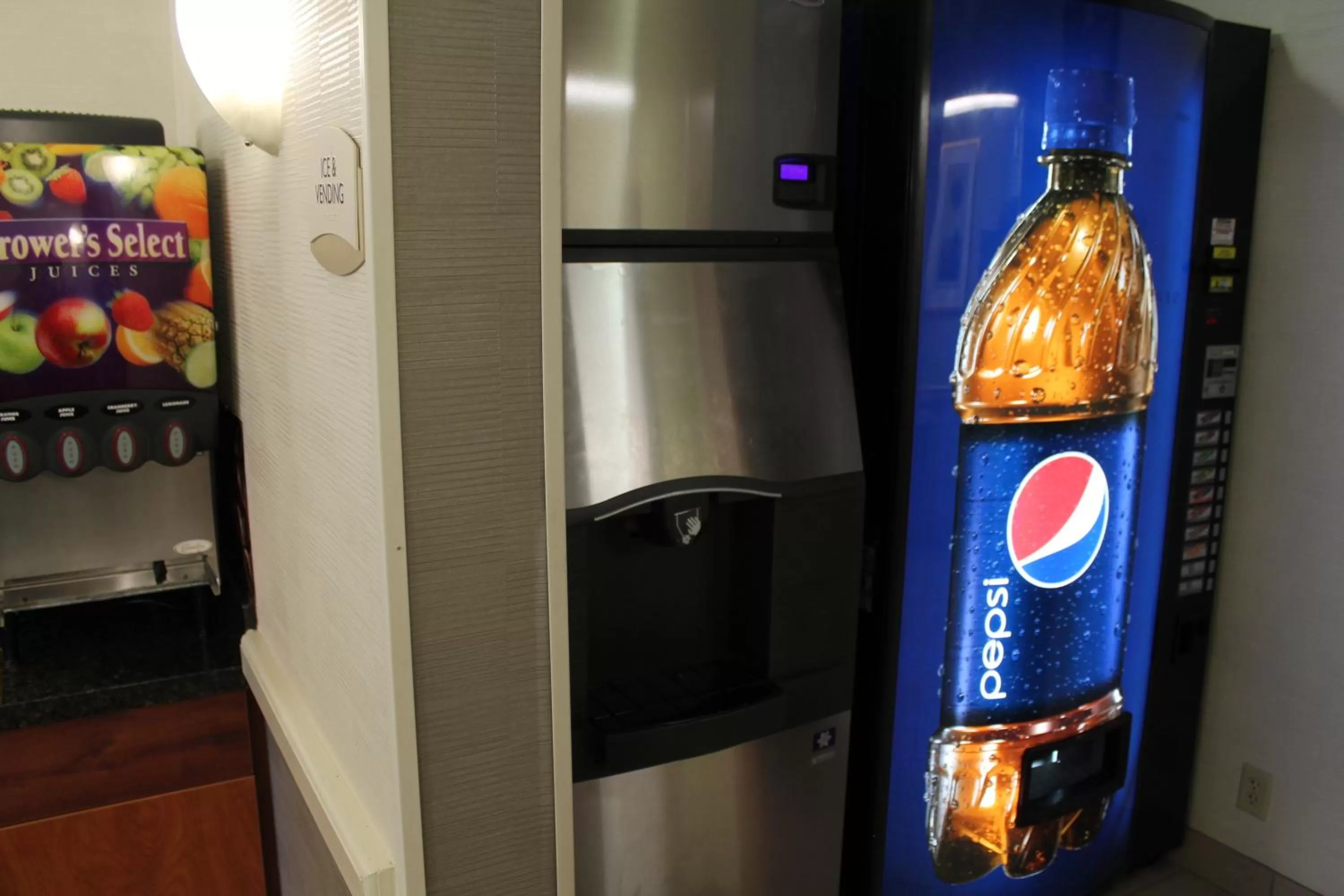 Drinks in Baymont by Wyndham Flagstaff