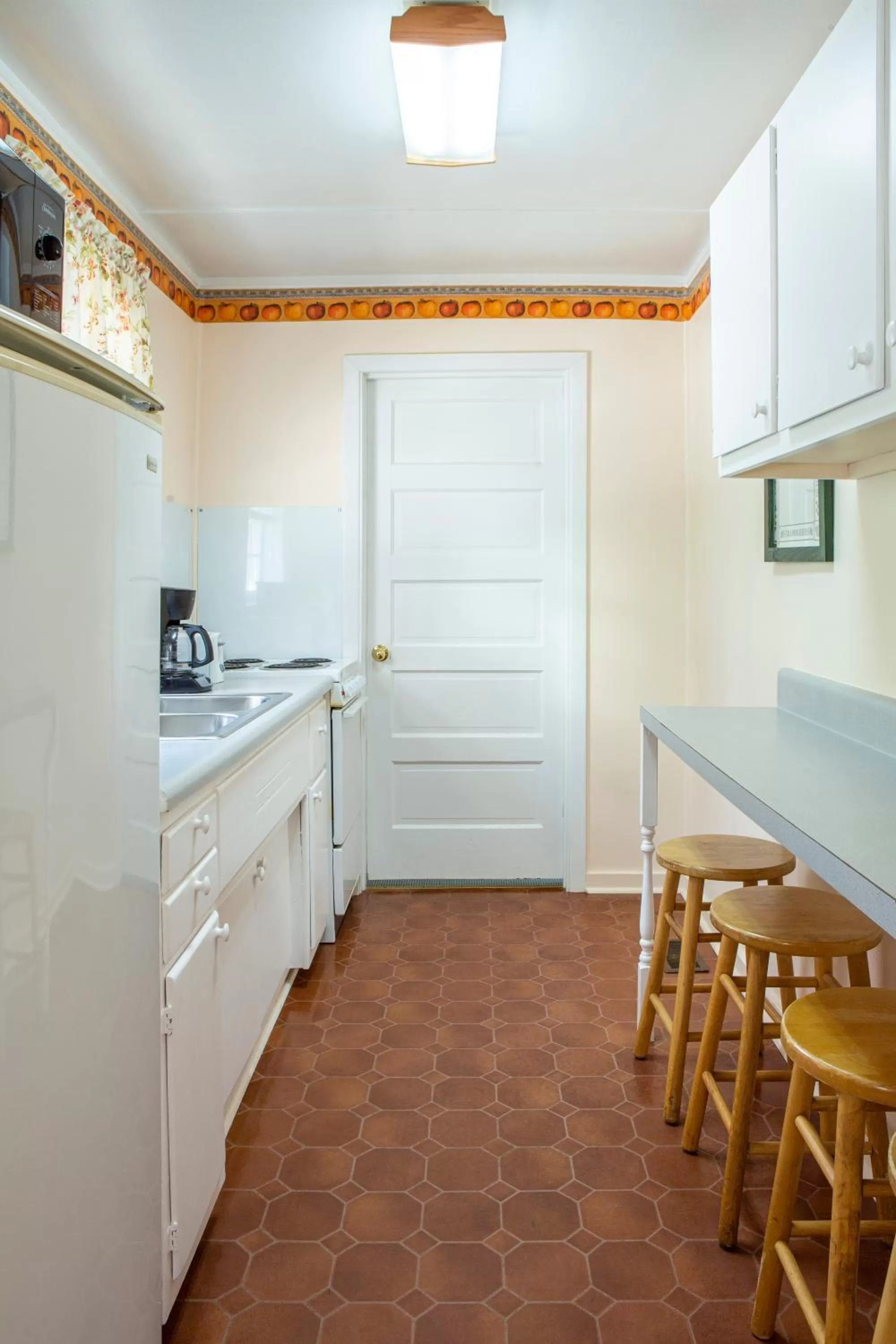 Kitchen or kitchenette in The Chimney Rock Inn & Cottages