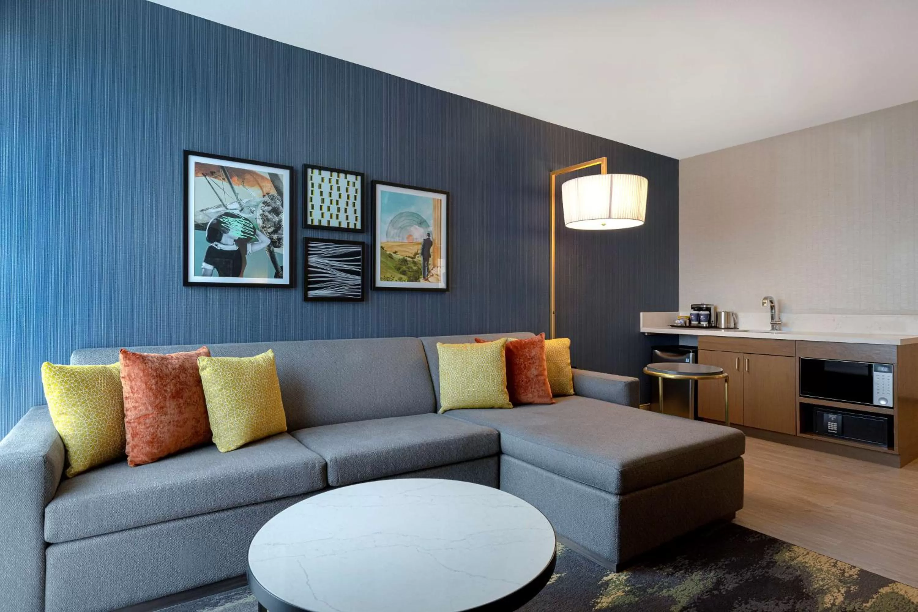 Living room in Doubletree By Hilton Palmdale, Ca