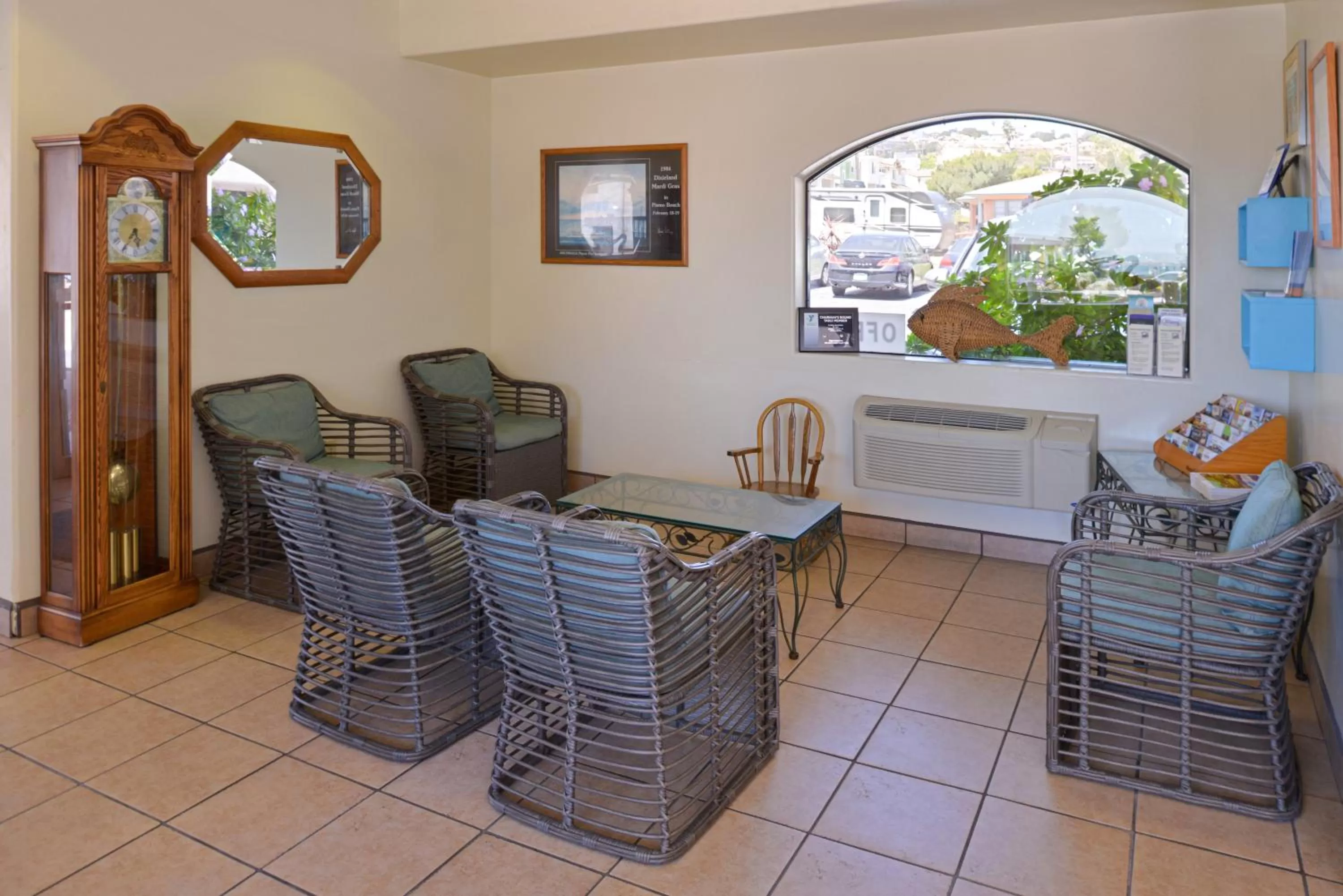 Lobby or reception in Edgewater Inn and Suites