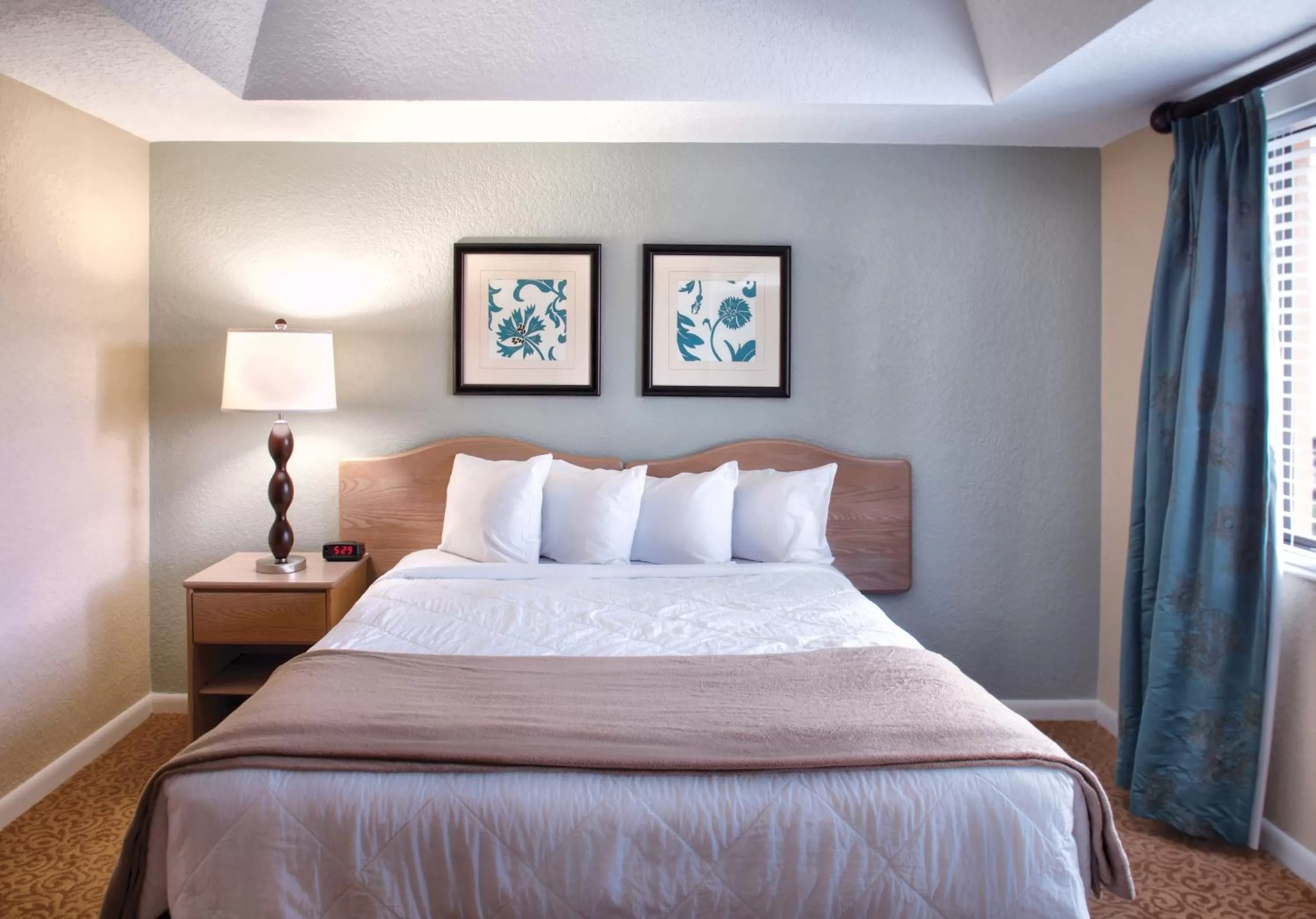 Bedroom in Club Wyndham Orlando International