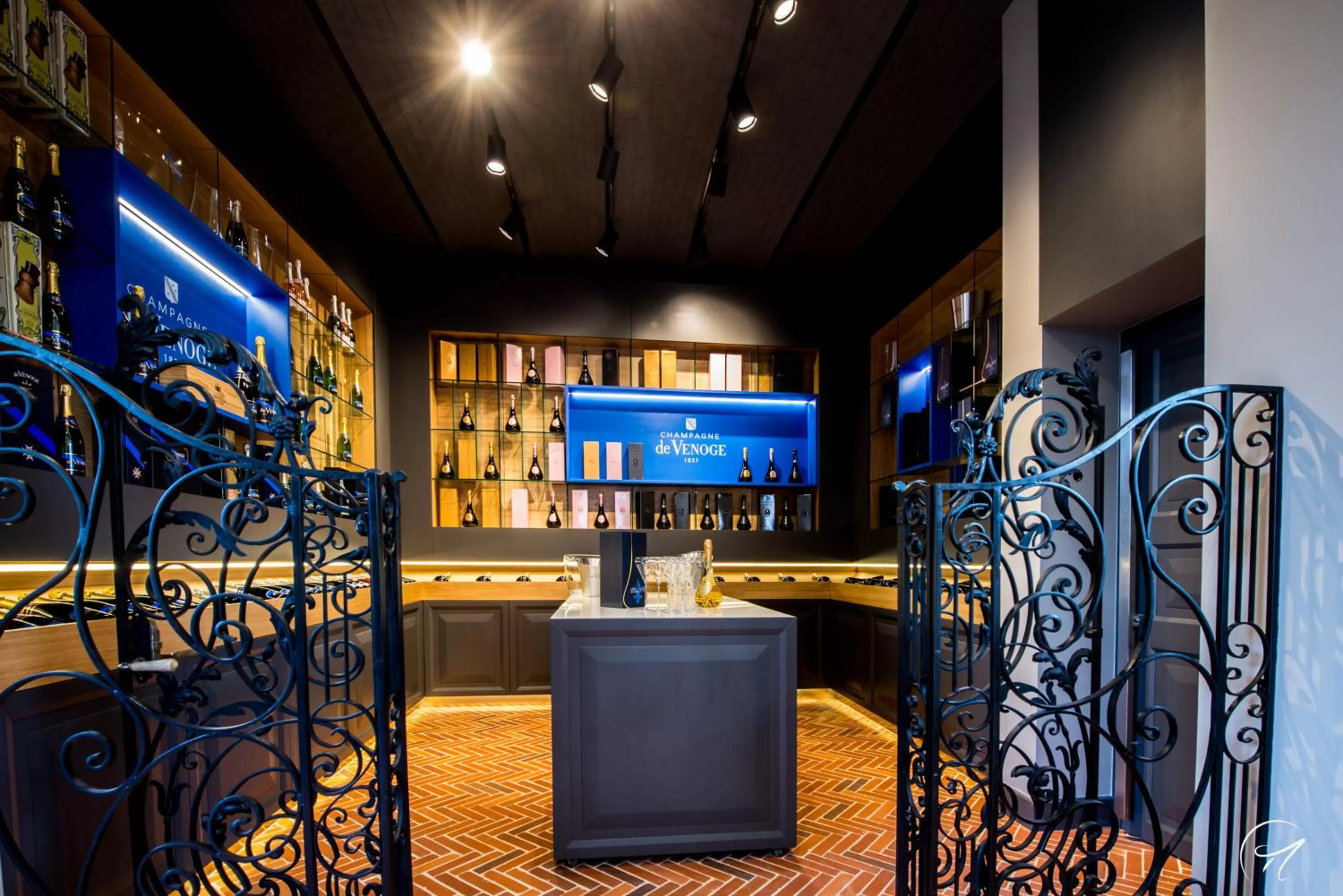 On-site shops in Les Suites du Champagne de Venoge