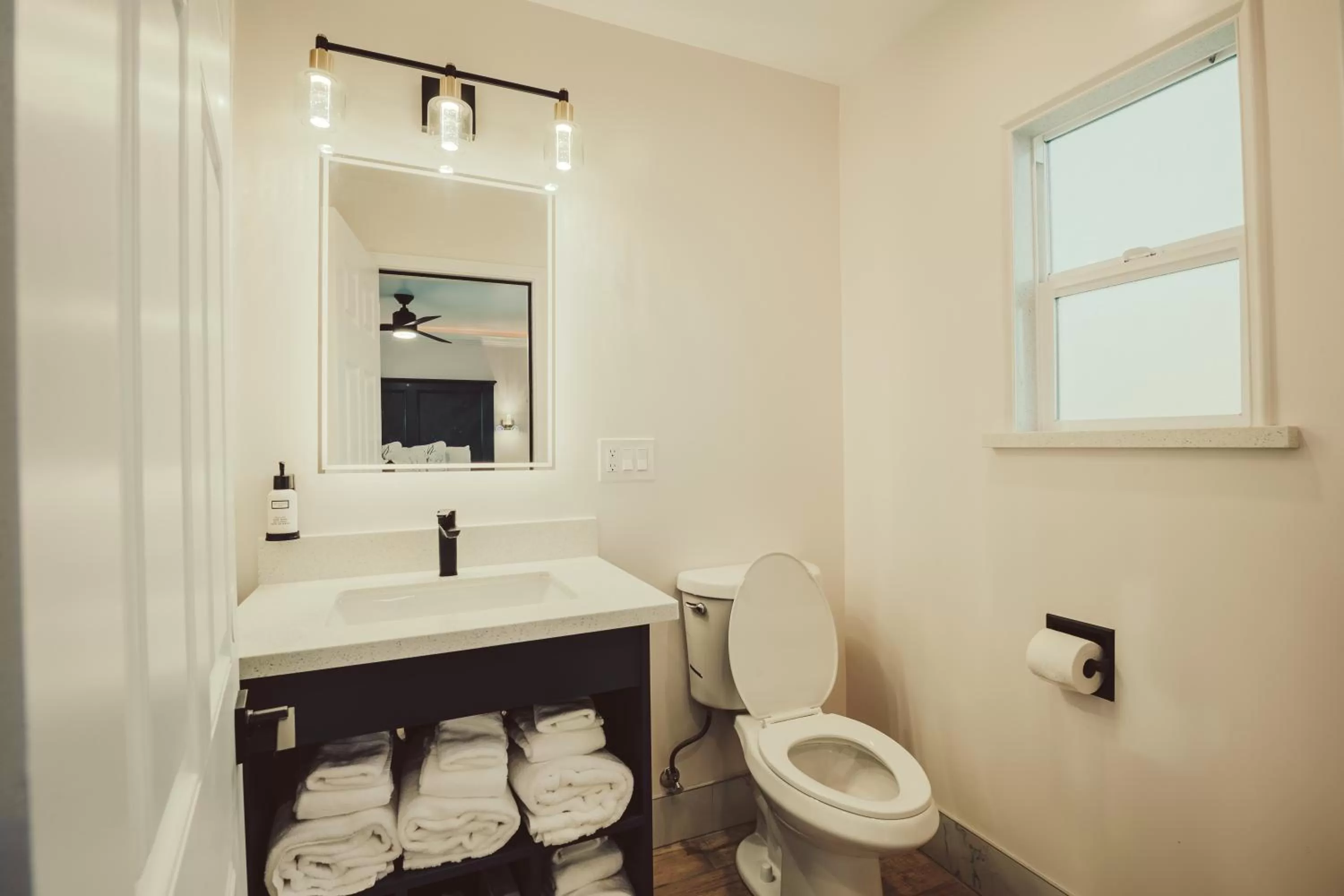 Shower in Blufftop Inn & Suites - Wharf/Restaurant District