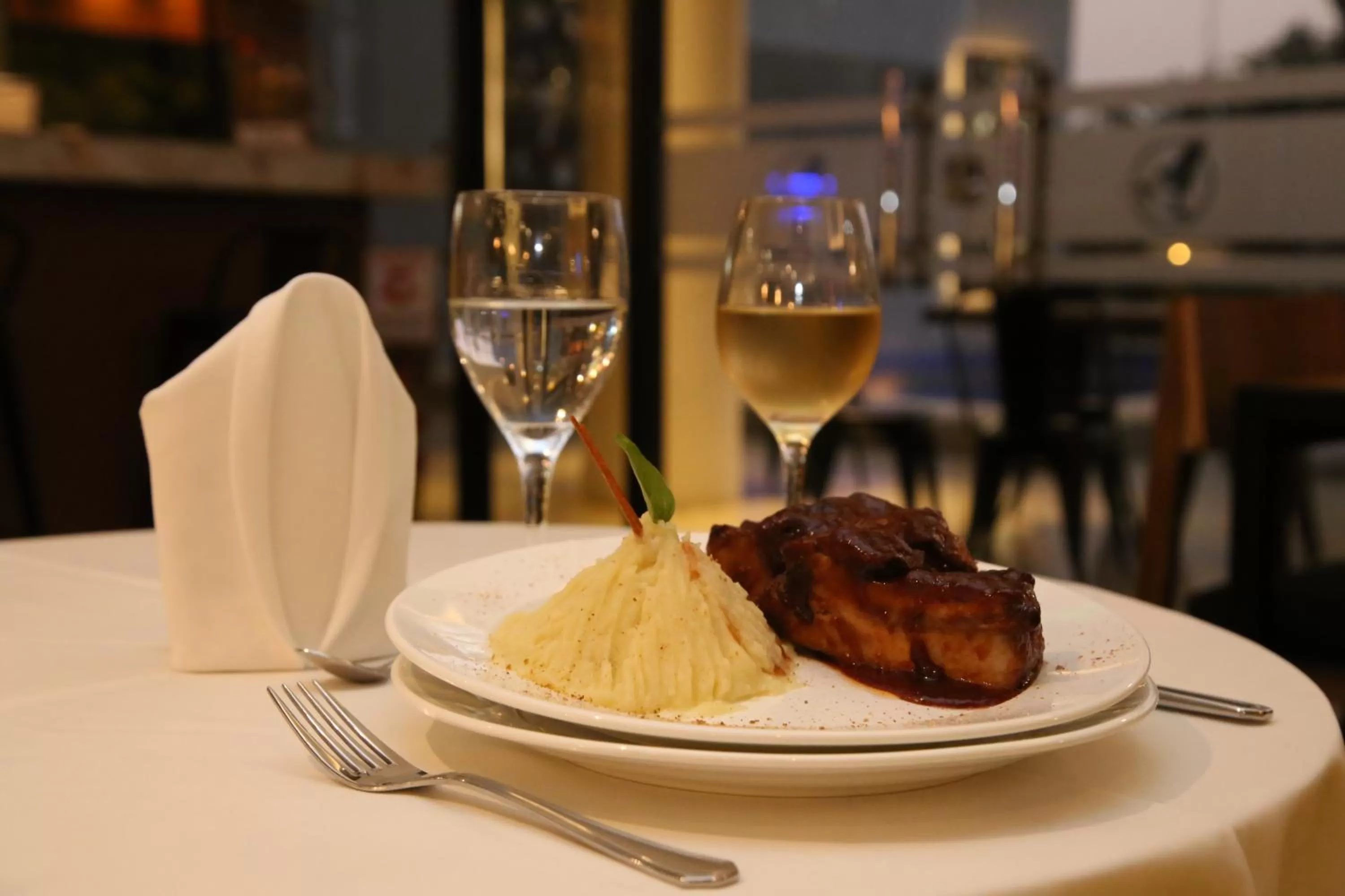 Food and drinks in Hotel Le Pelican