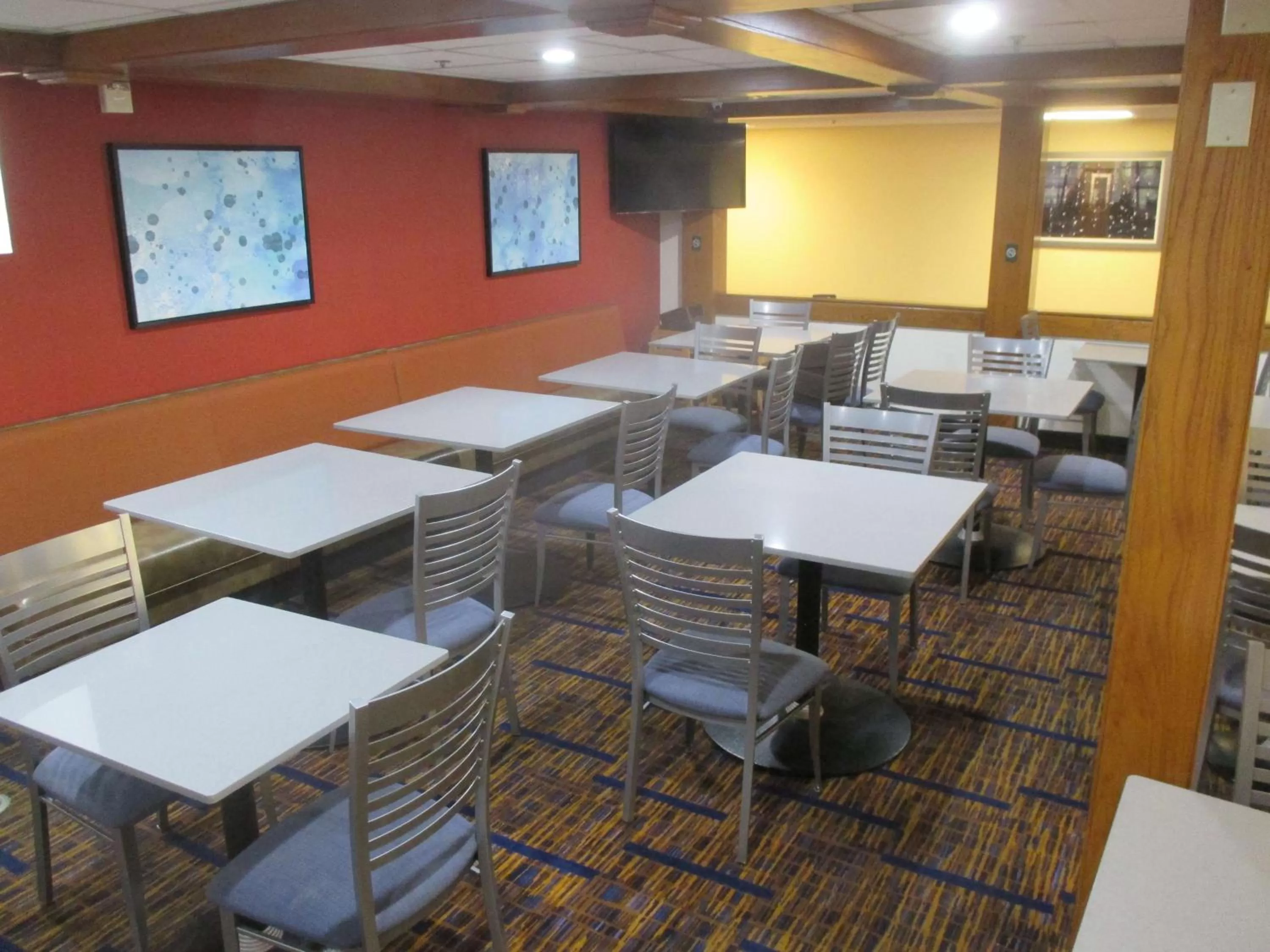 Restaurant/places to eat in Best Western Benton Harbor – St. Joseph