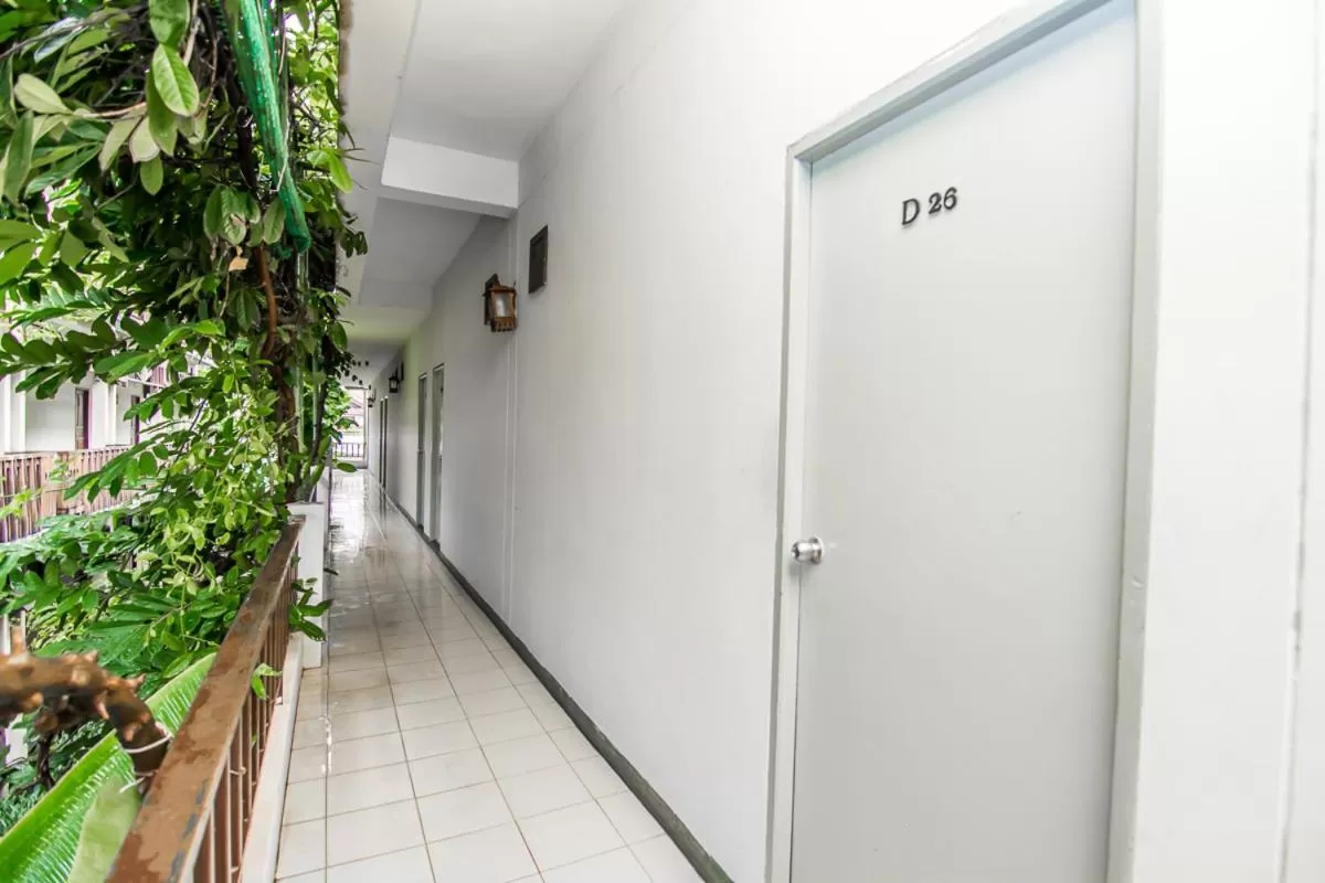 Decorative detail in Sutus Court 5