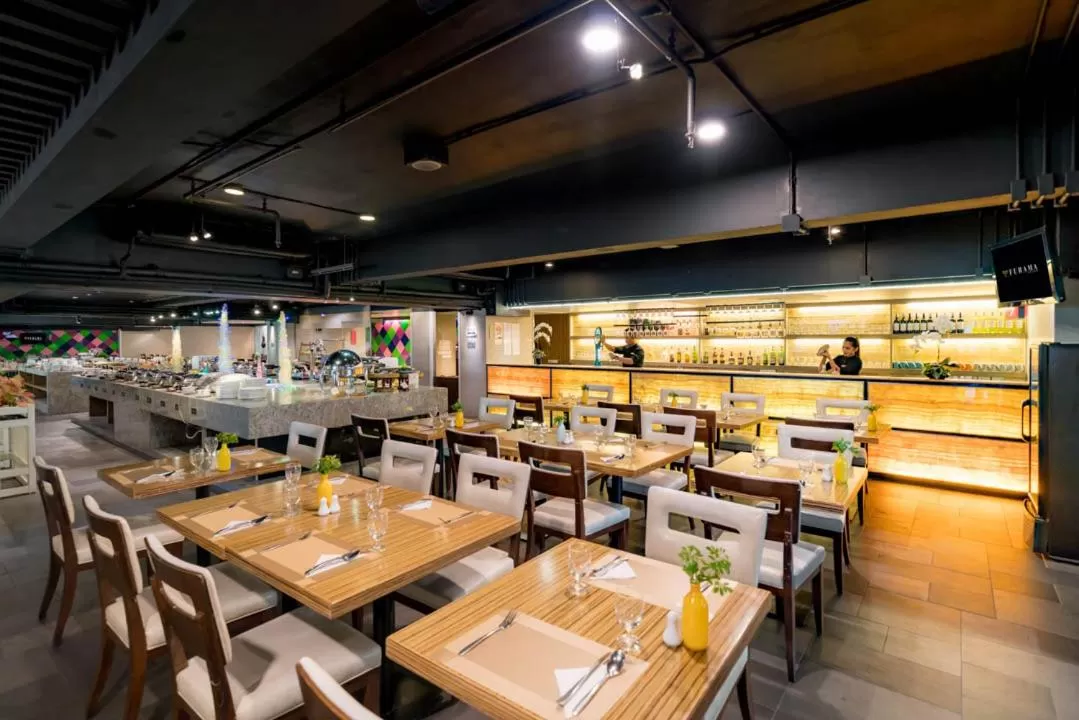 Restaurant/places to eat in Furama Silom Hotel
